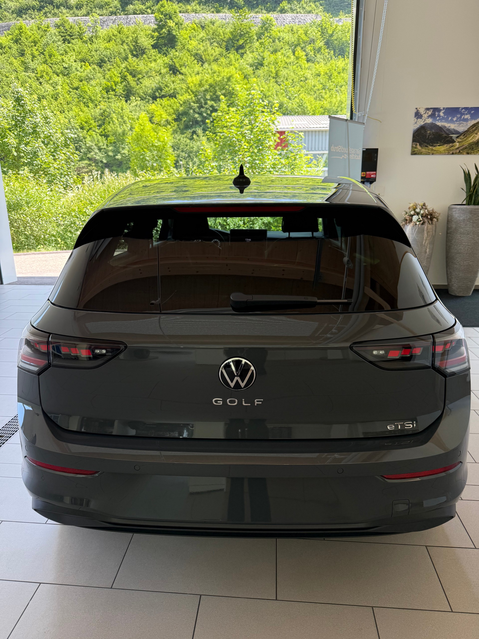 VW Golf VIII 1.5 eTSI DSG 115PS United-image-4