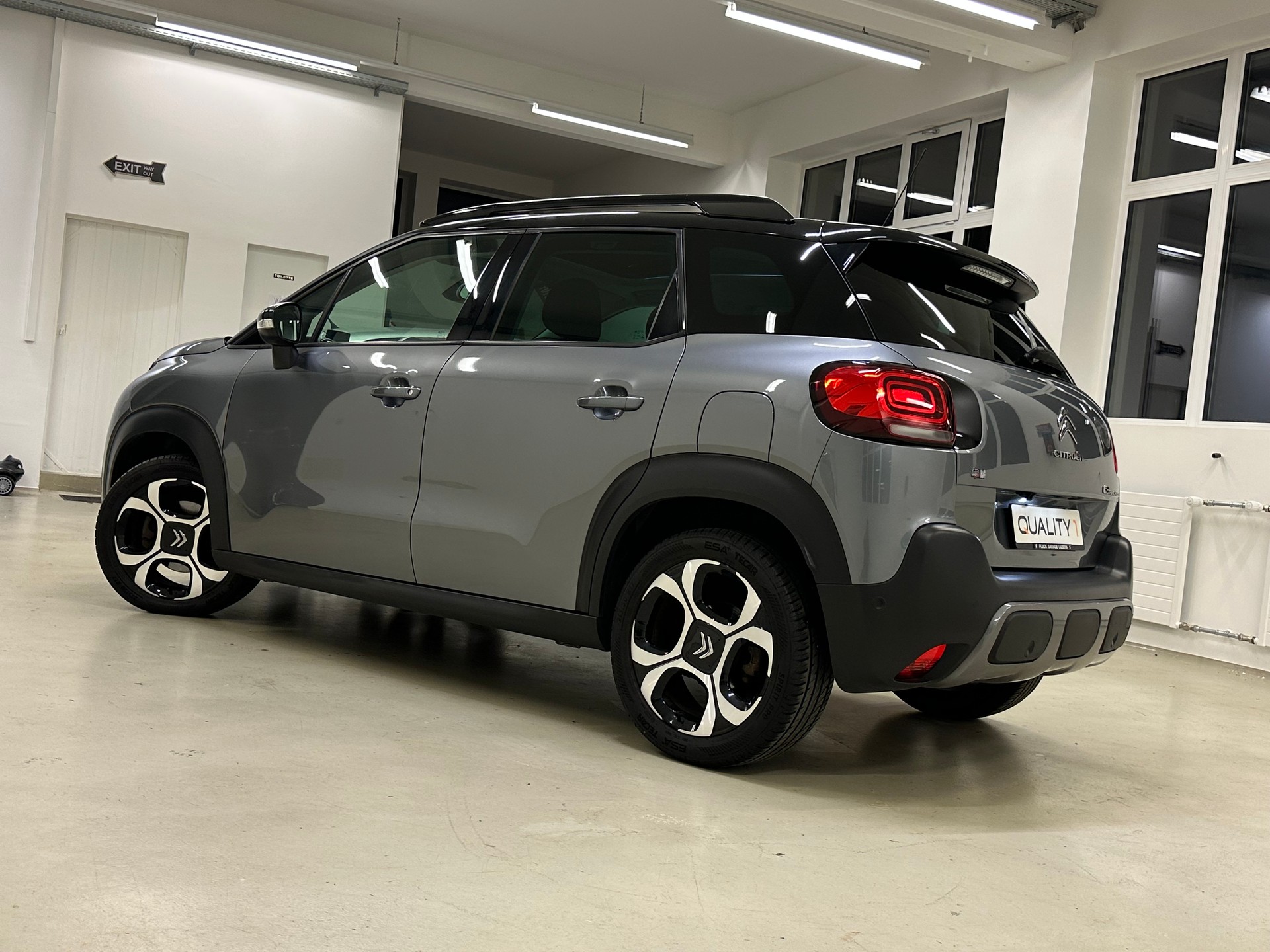 CITROEN C3 Aircross 1.2i PureTech Shine EAT-image-6