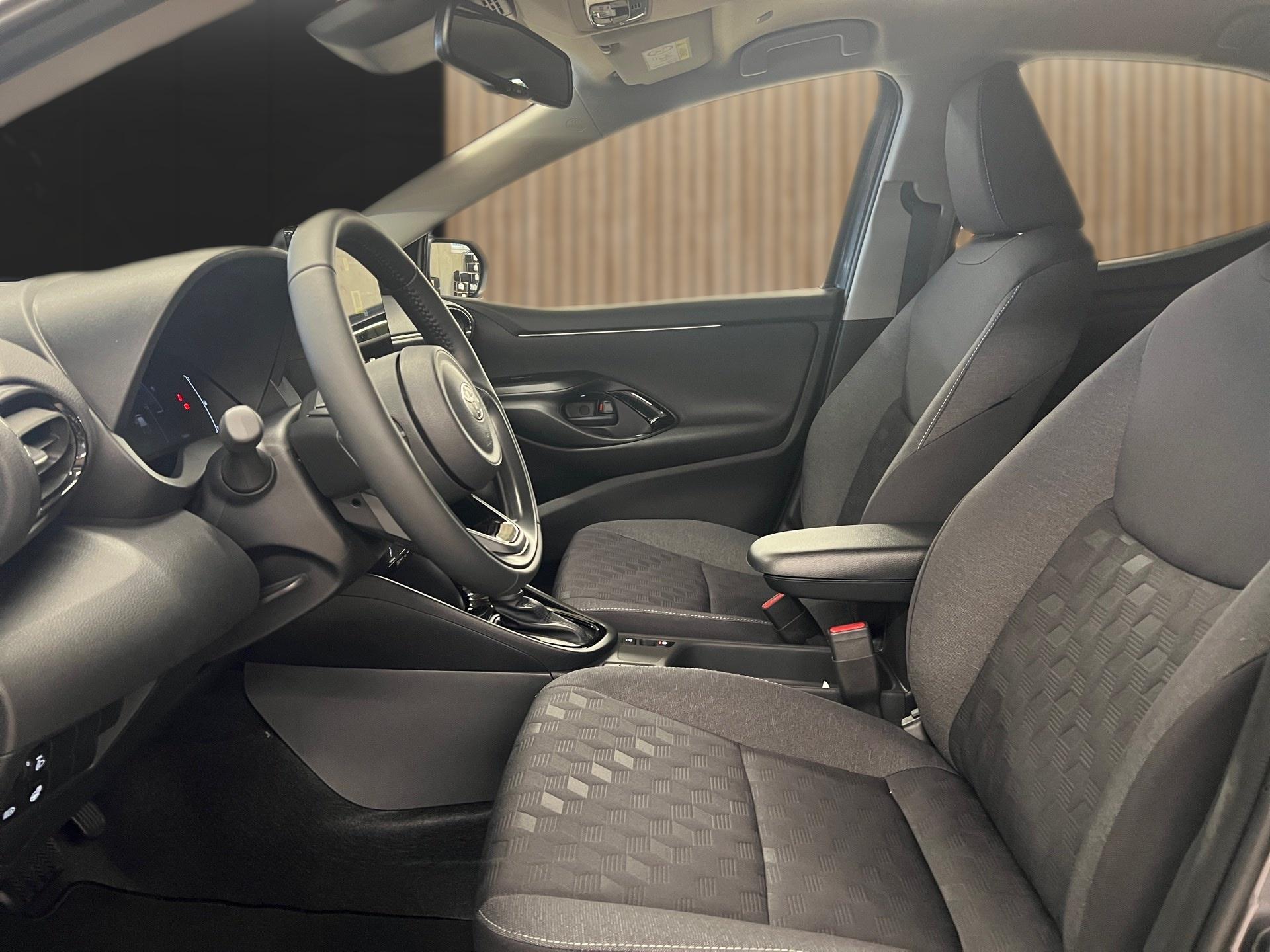 TOYOTA Yaris 1.5 Trend e-CVT-image-10