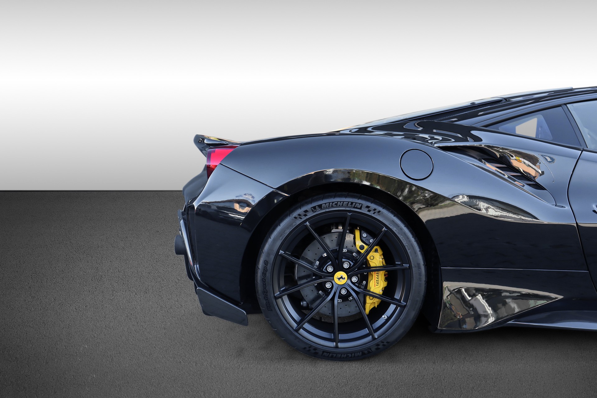FERRARI 488 Pista 3.9 V8-image-7