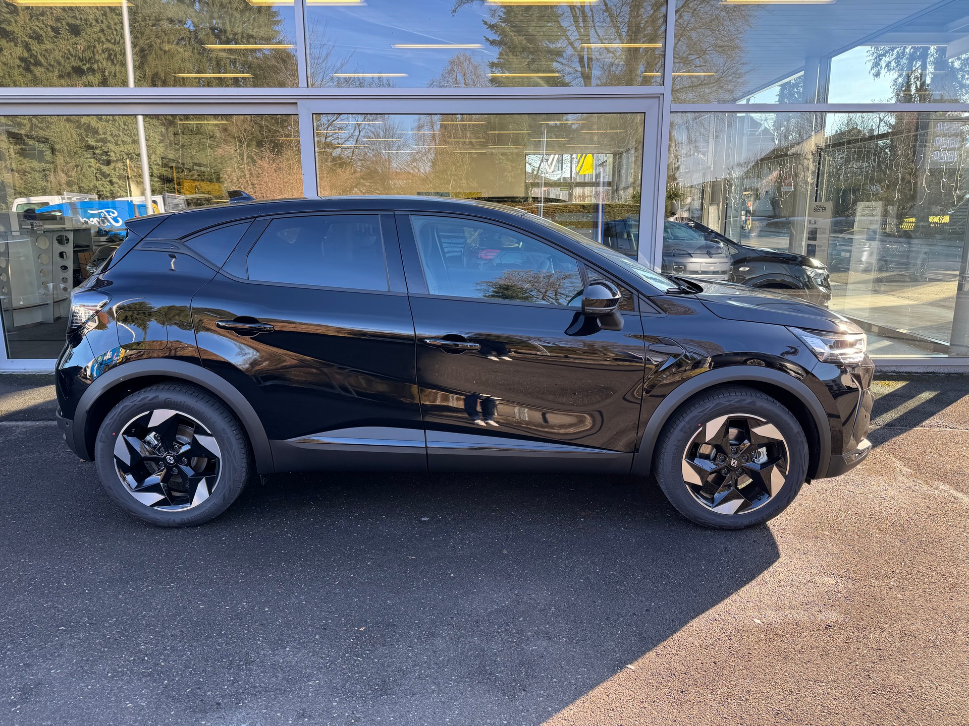 RENAULT Captur 1.8 E-Tech 160 Techno DHT-image-1