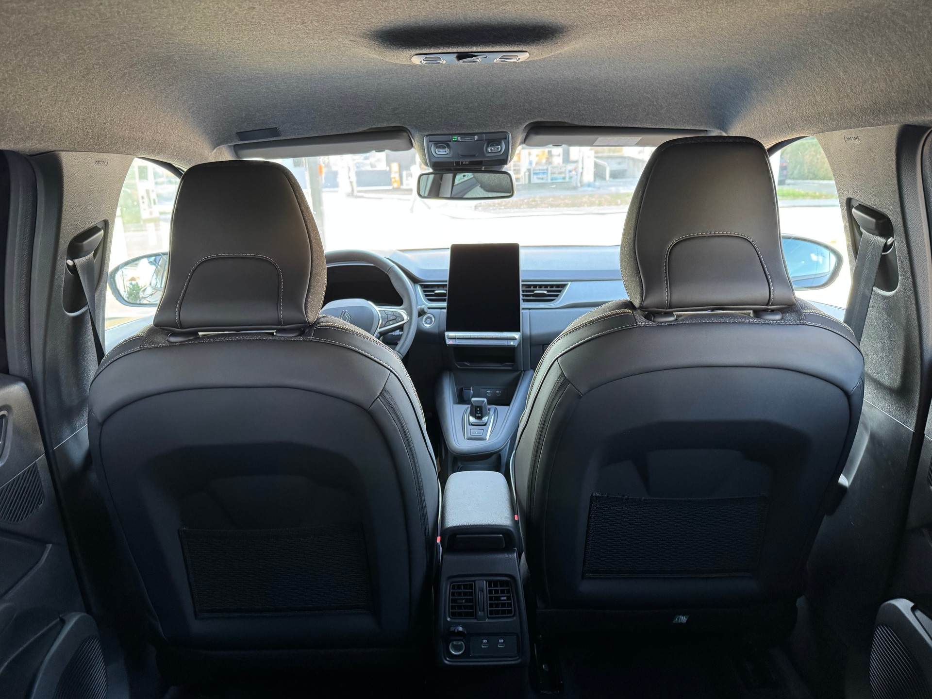 RENAULT Captur 1.8 E-Tech 160 Techno DHT-image-9