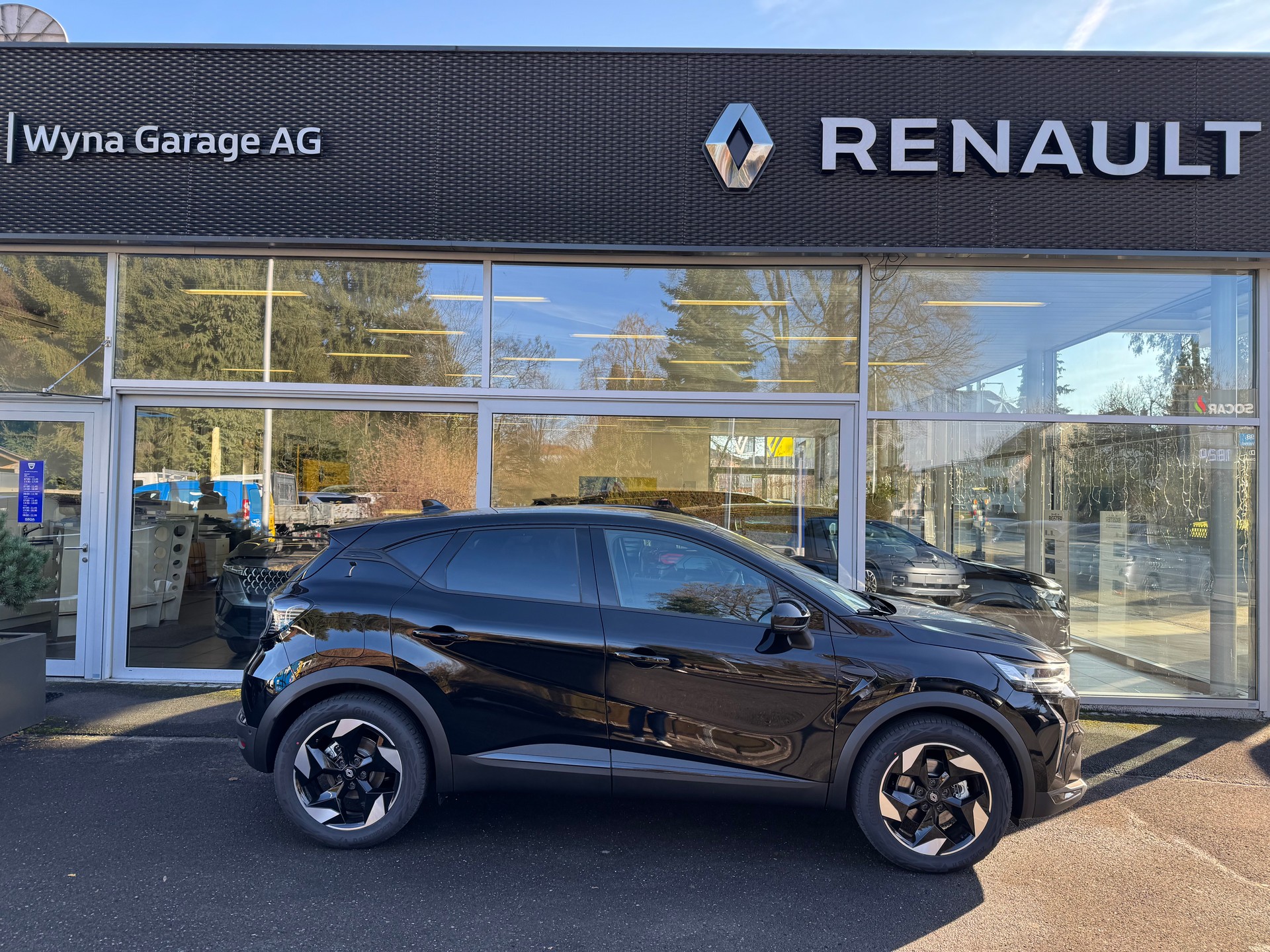 RENAULT Captur 1.8 E-Tech 160 Techno DHT-image-0