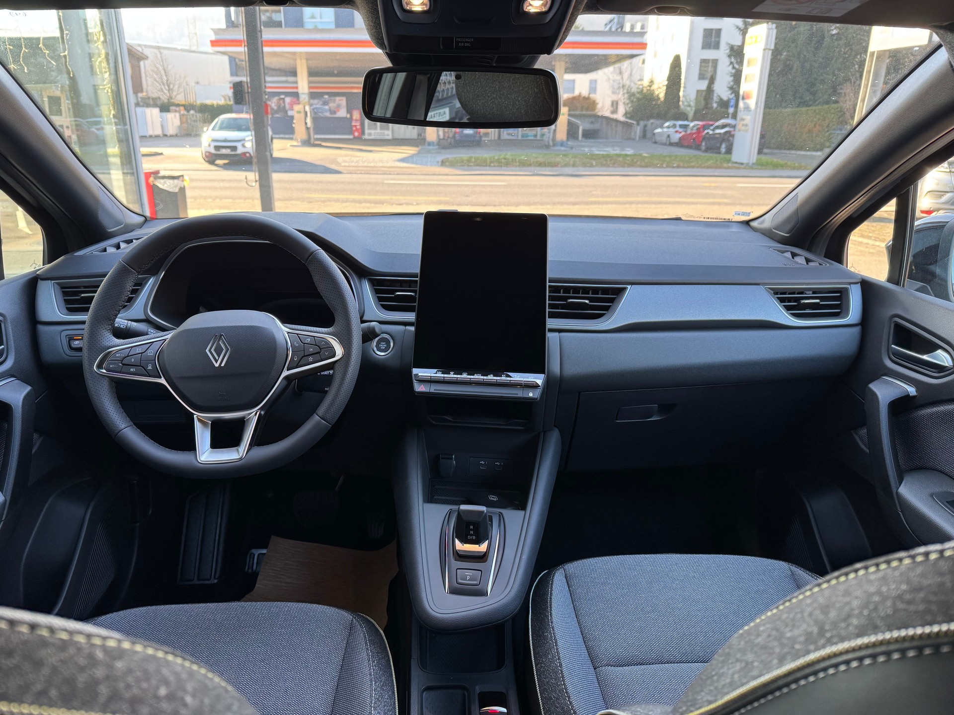 RENAULT Captur 1.8 E-Tech 160 Techno DHT-image-10