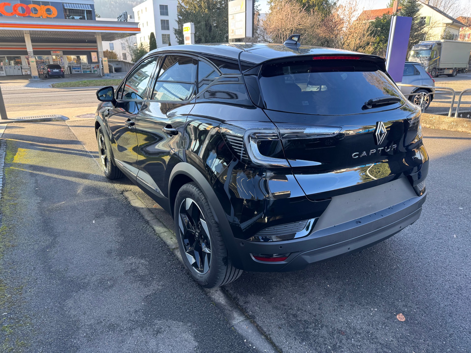 RENAULT Captur 1.8 E-Tech 160 Techno DHT-image-6
