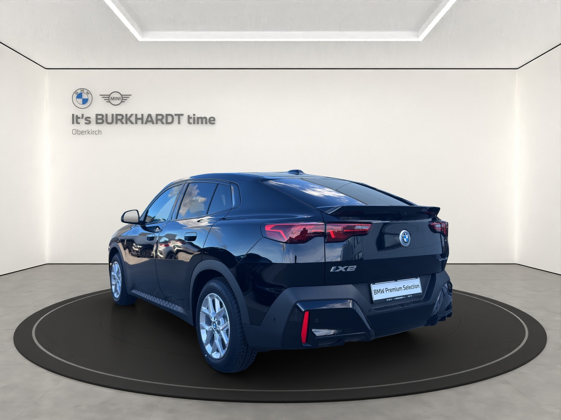 BMW iX2 xDrive 30-image-2