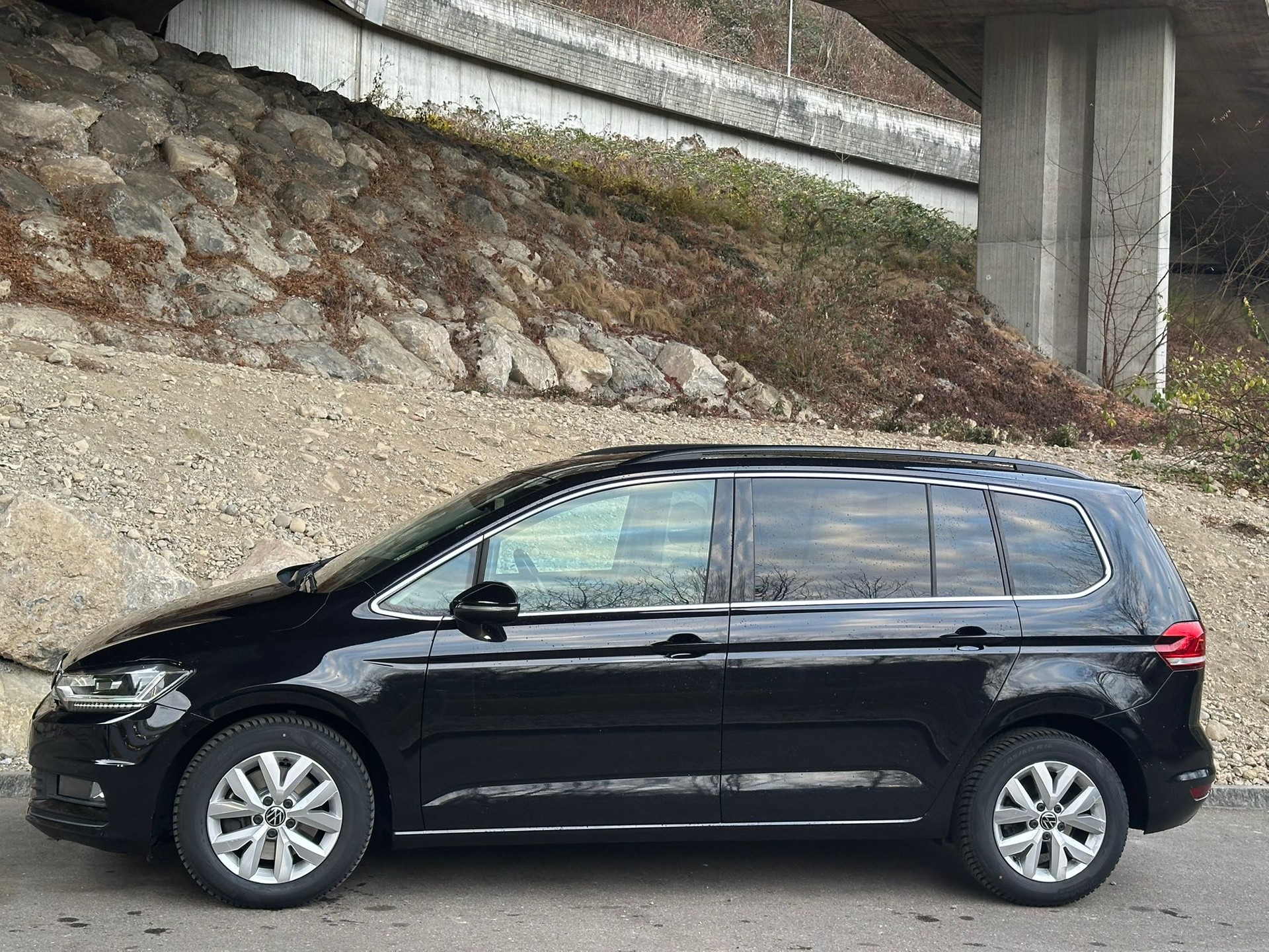 VW Touran 2.0 TDI BlueMotion Technology Comfortline DSG-image-2
