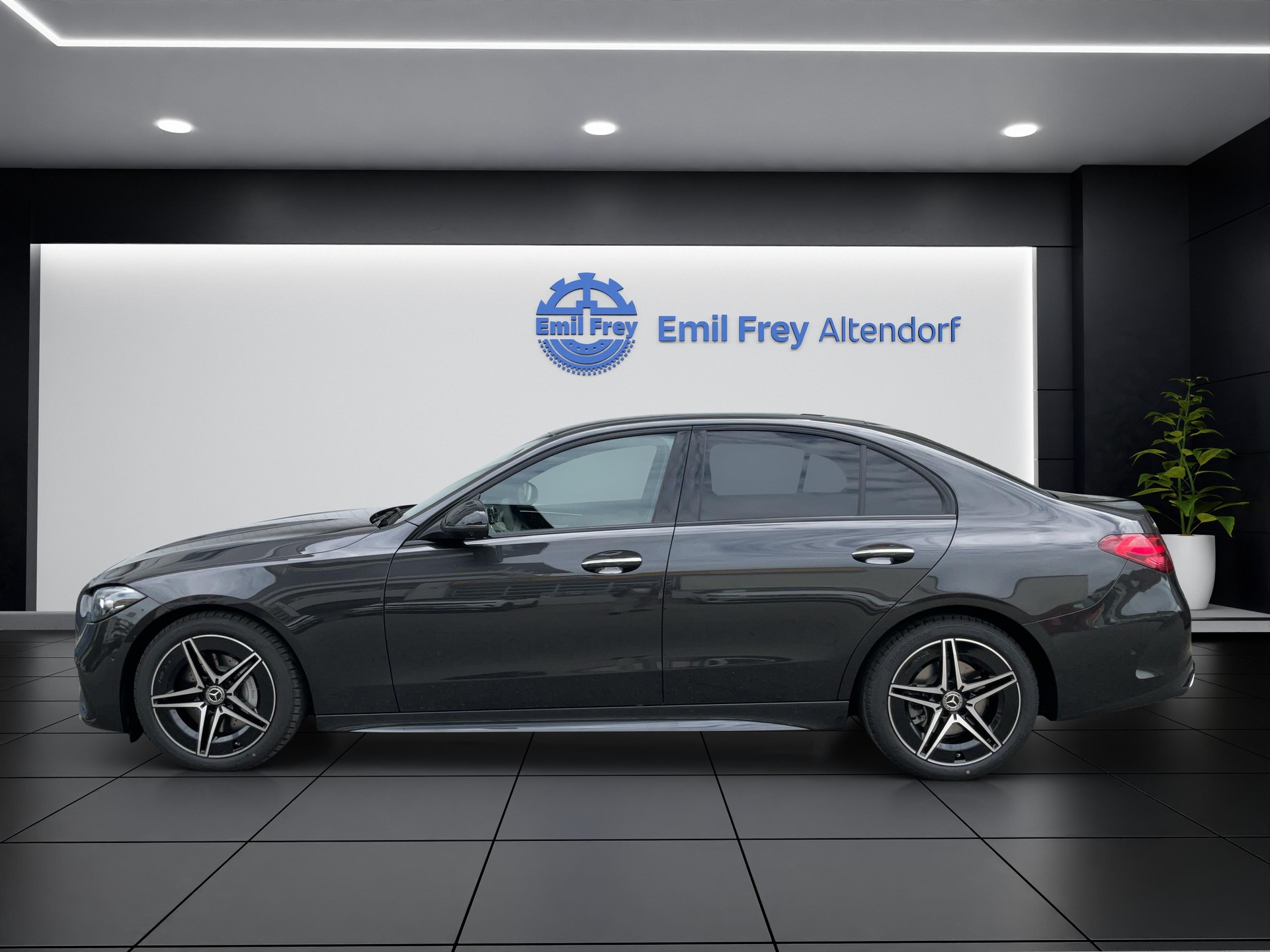 MERCEDES-BENZ C 220 d 4MATIC Limousine Swiss Star AMG Line-image-2