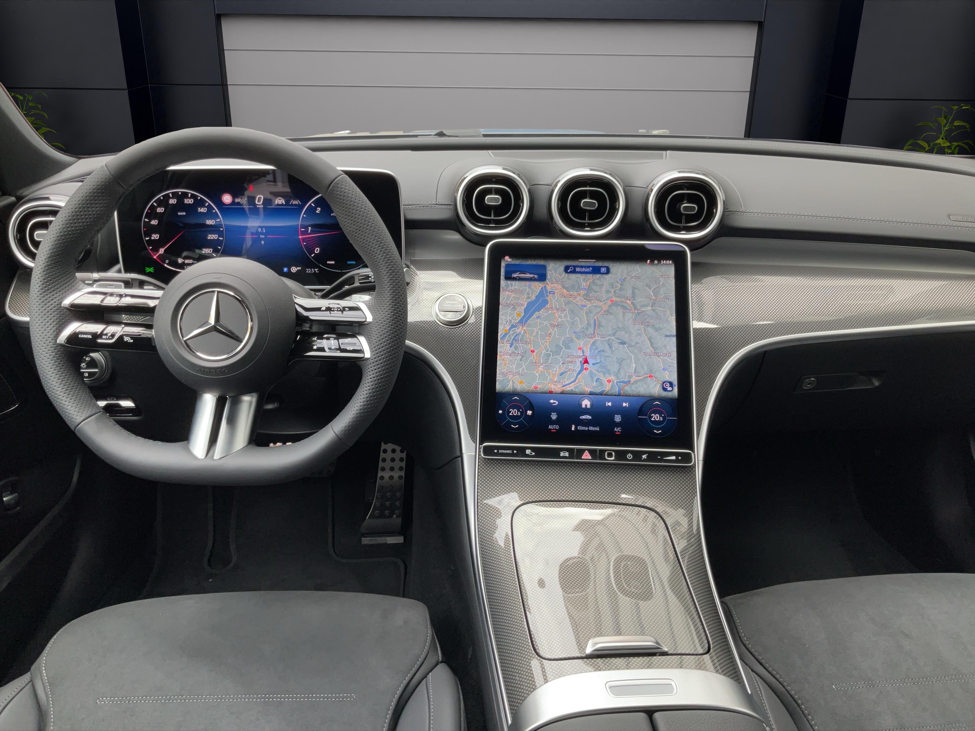 MERCEDES-BENZ C 220 d 4MATIC Limousine Swiss Star AMG Line-image-5
