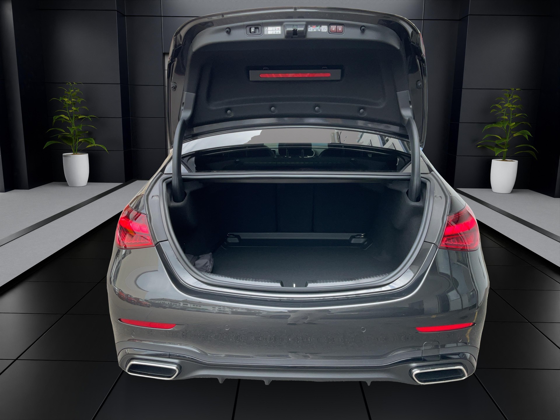 MERCEDES-BENZ C 220 d 4MATIC Limousine Swiss Star AMG Line-image-8