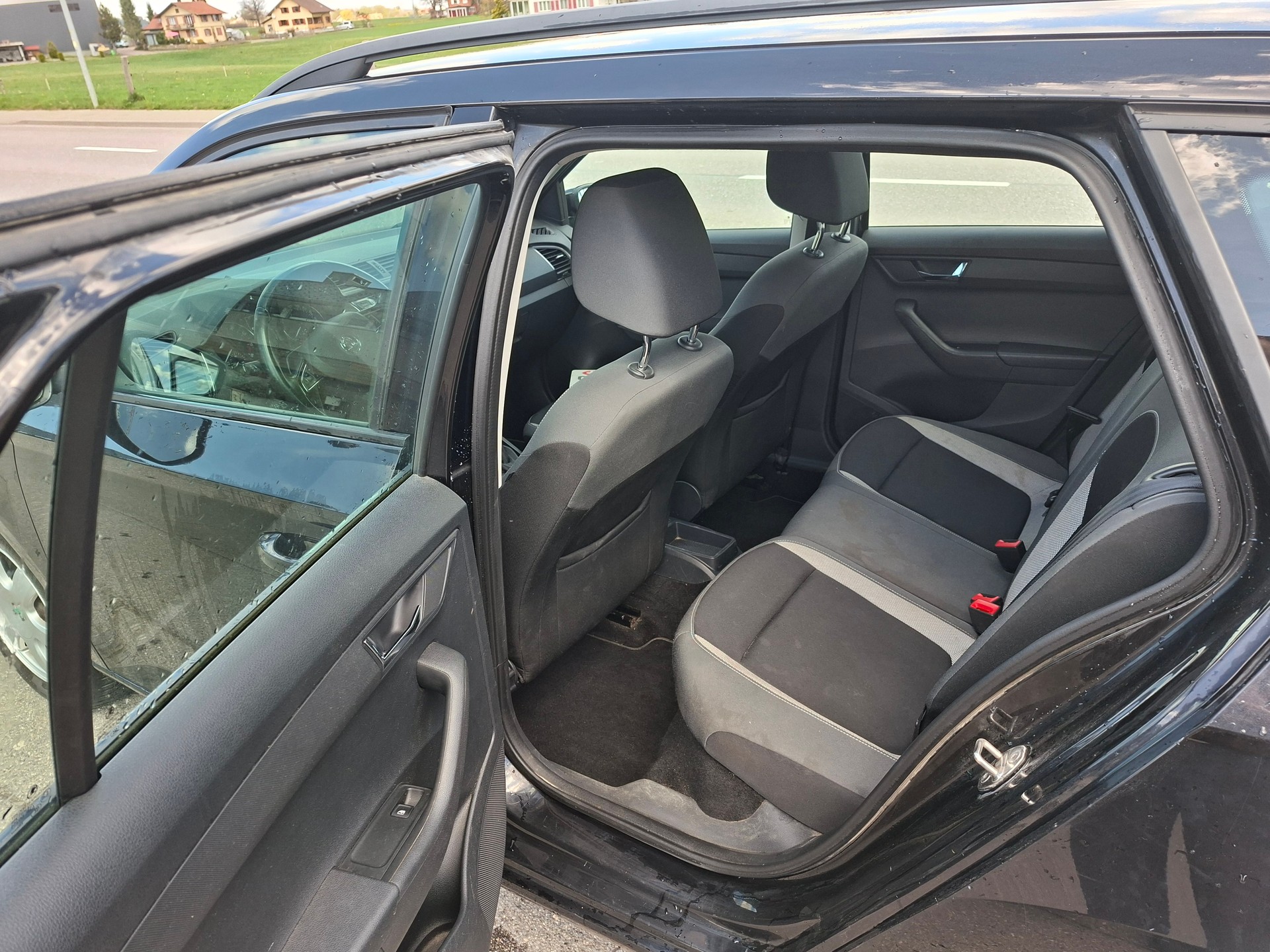 SKODA Fabia 1.2 TSI Ambition DSG-image-4
