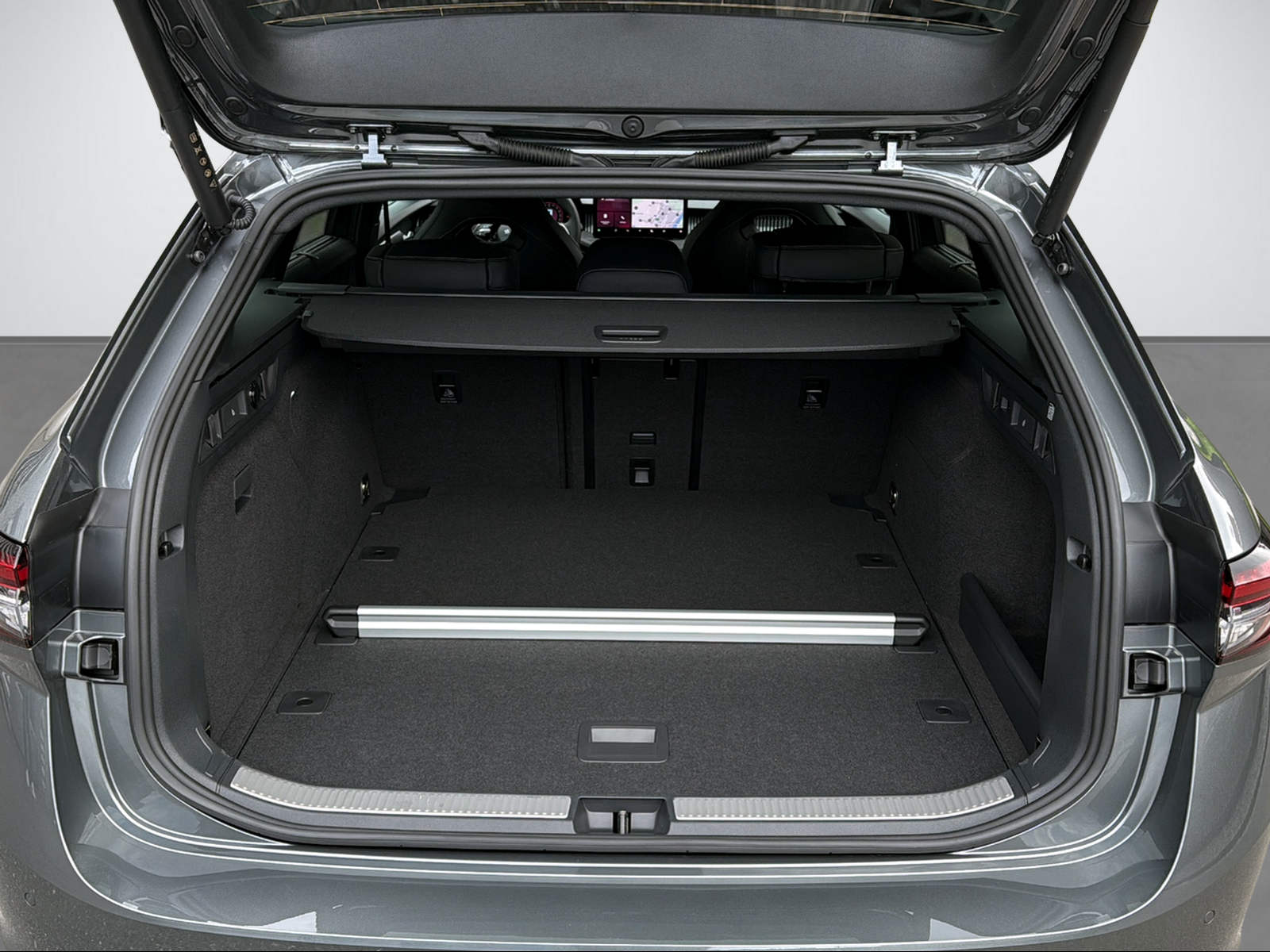 SKODA Superb Combi 2.0 TSI Sportline 4x4 DSG-image-11
