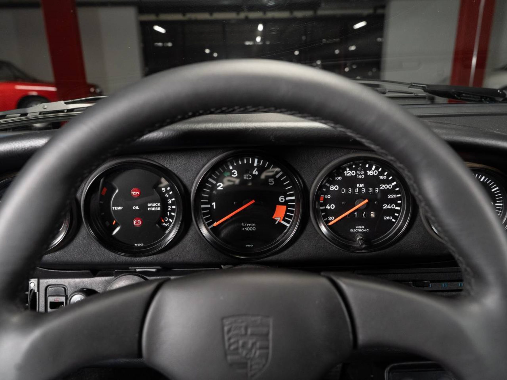 PORSCHE 911 Speedster-showroom-element-3