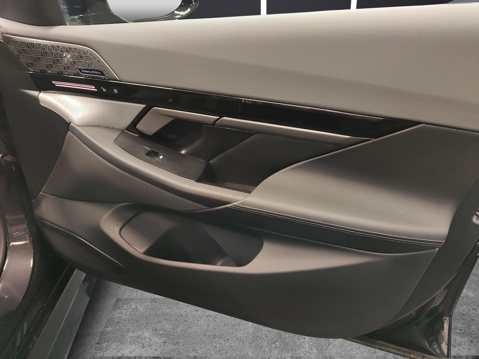 BMW 520d xDrive Touring-image-20