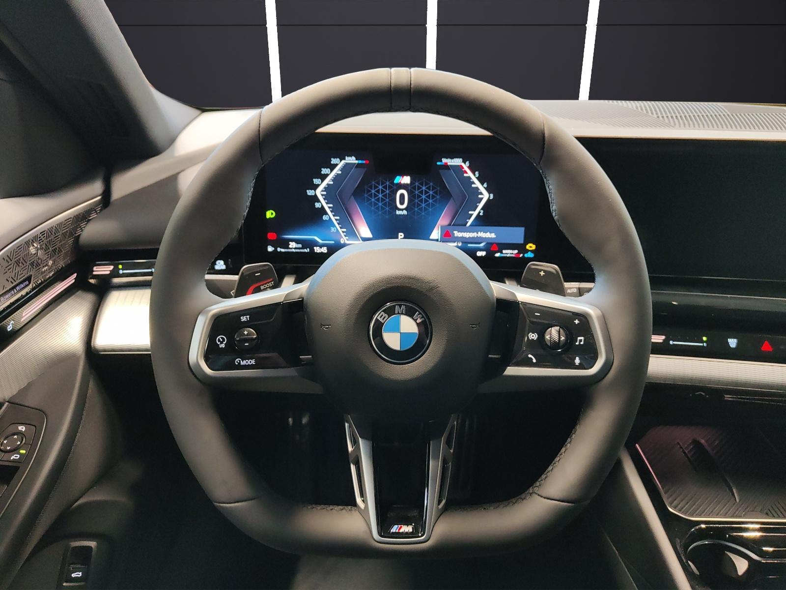BMW 520d xDrive Touring-image-8