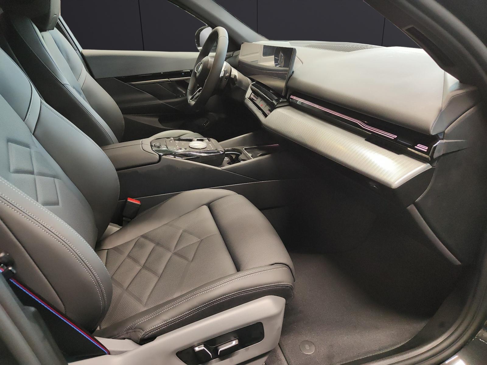 BMW 520d xDrive Touring-image-7