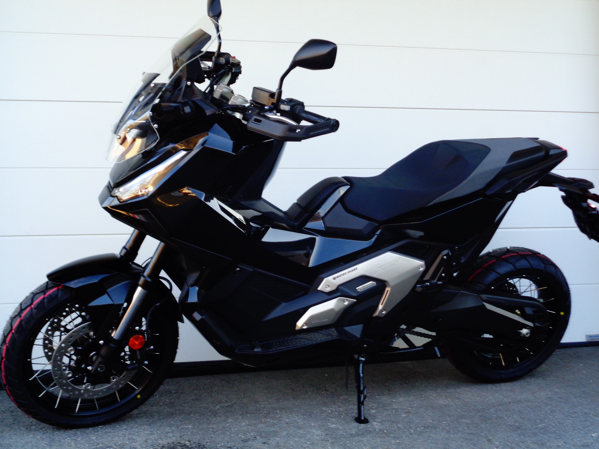 HONDA X-ADV 750-image-9