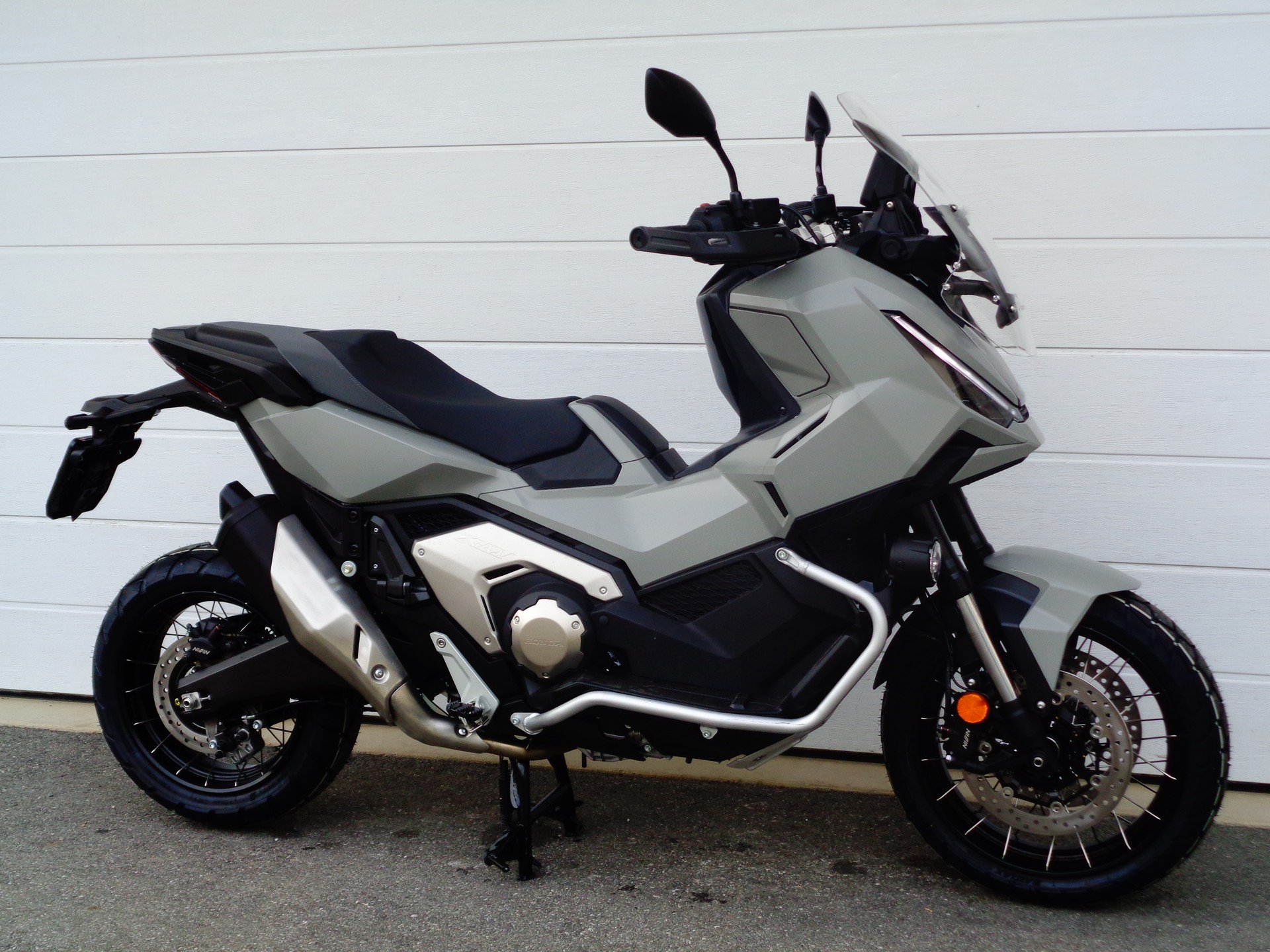 HONDA X-ADV 750-showroom-element-2