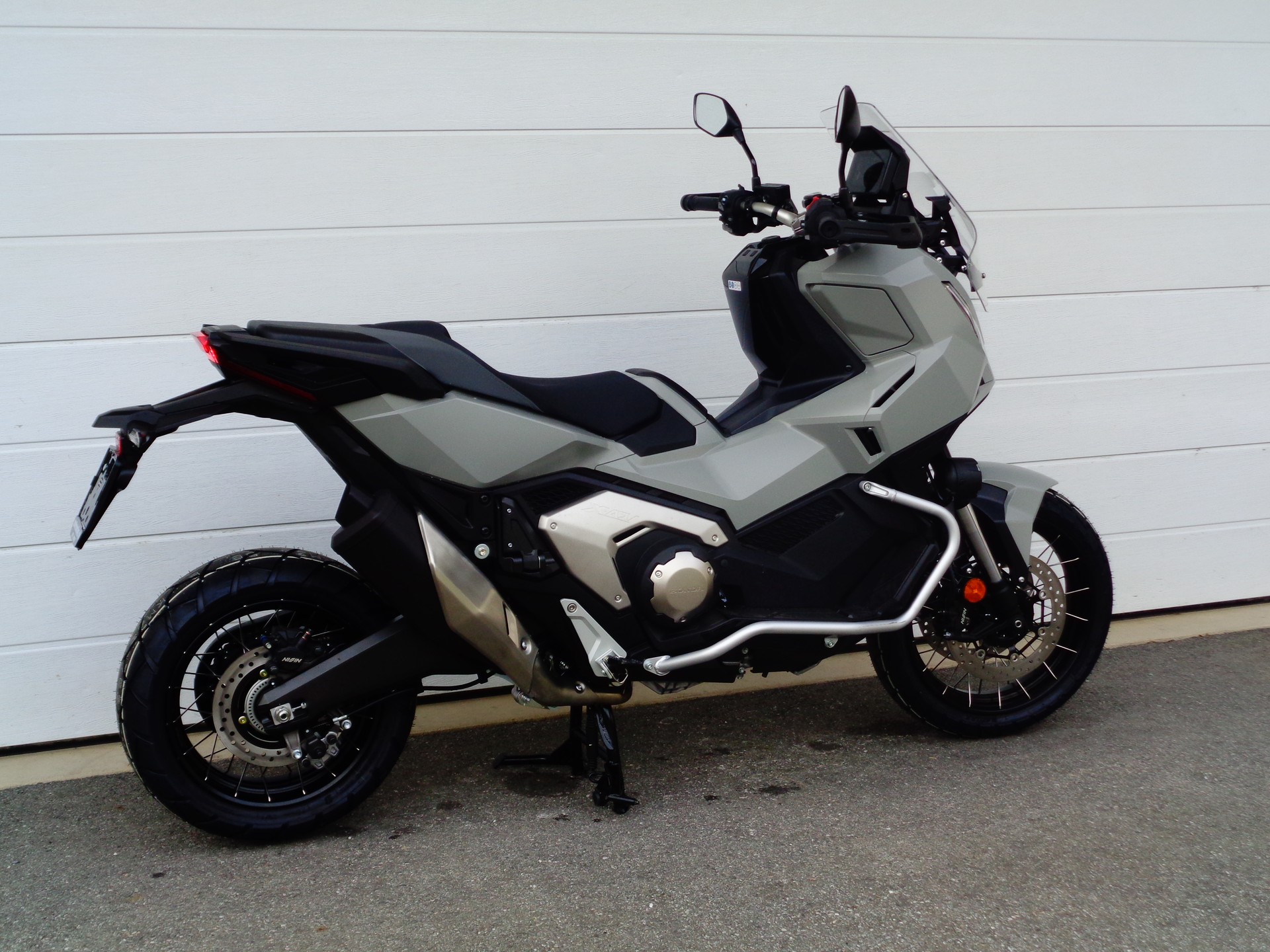 HONDA X-ADV 750-showroom-element-3
