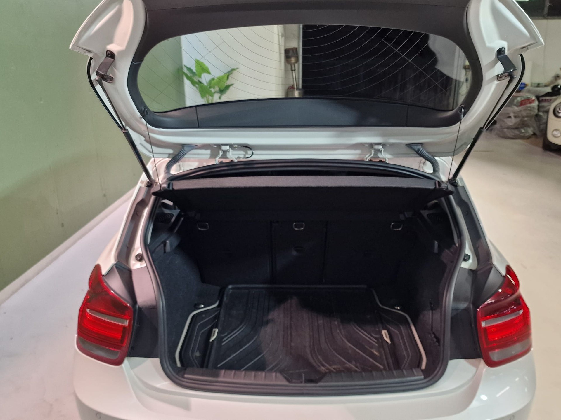 BMW 116i-image-13