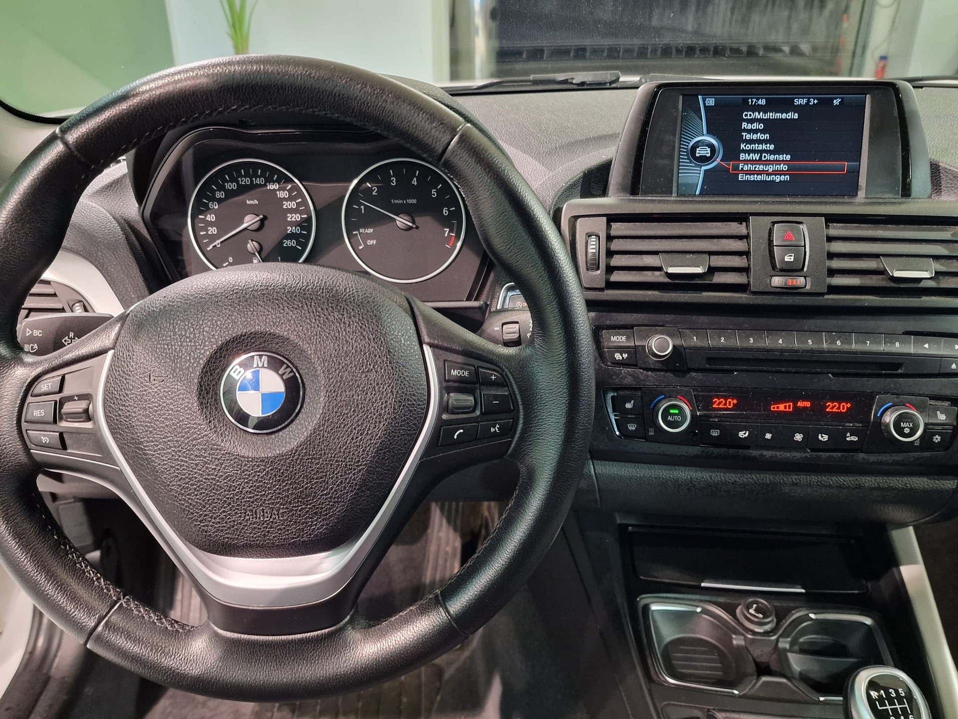 BMW 116i-image-8