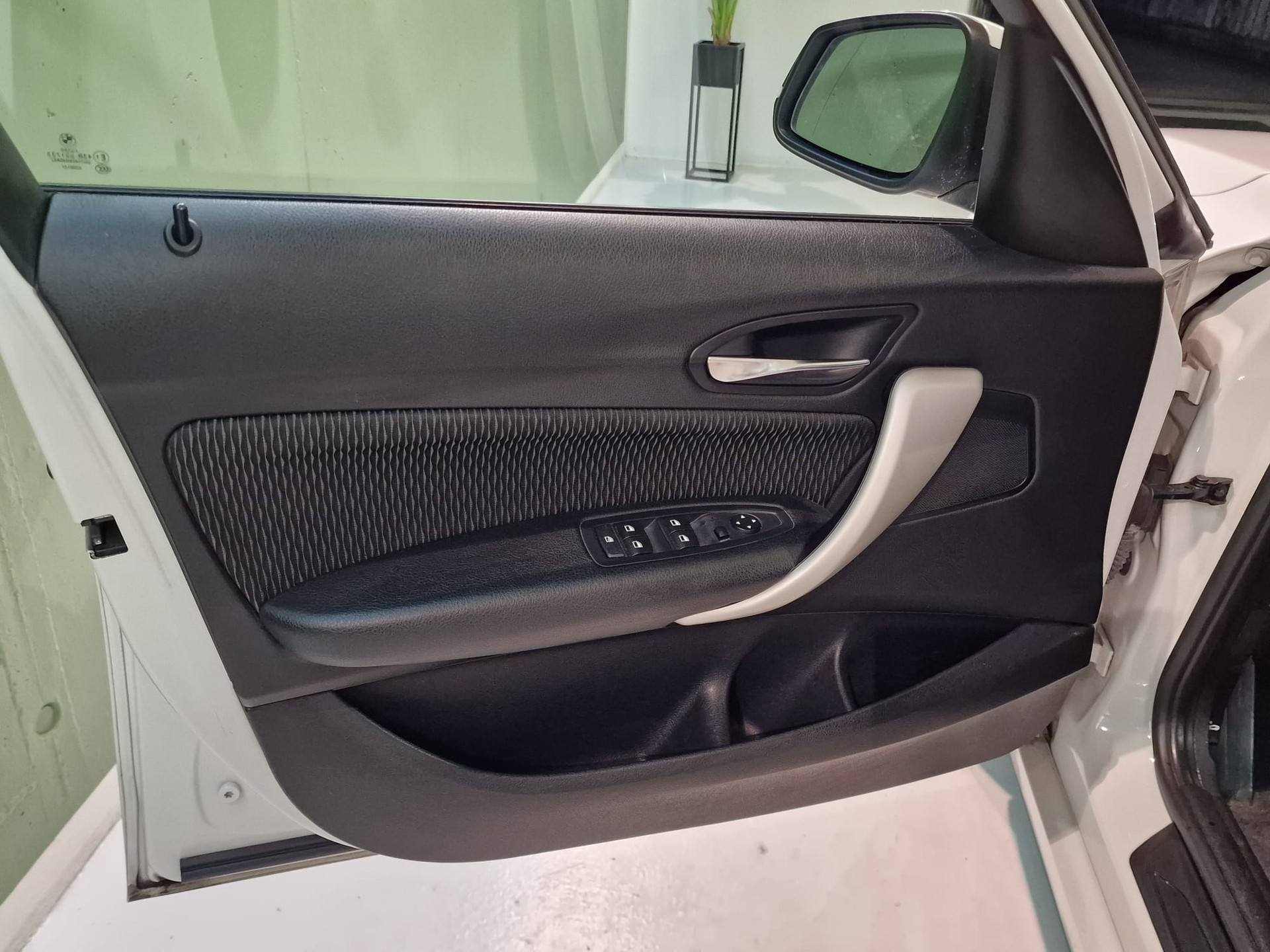 BMW 116i-image-6