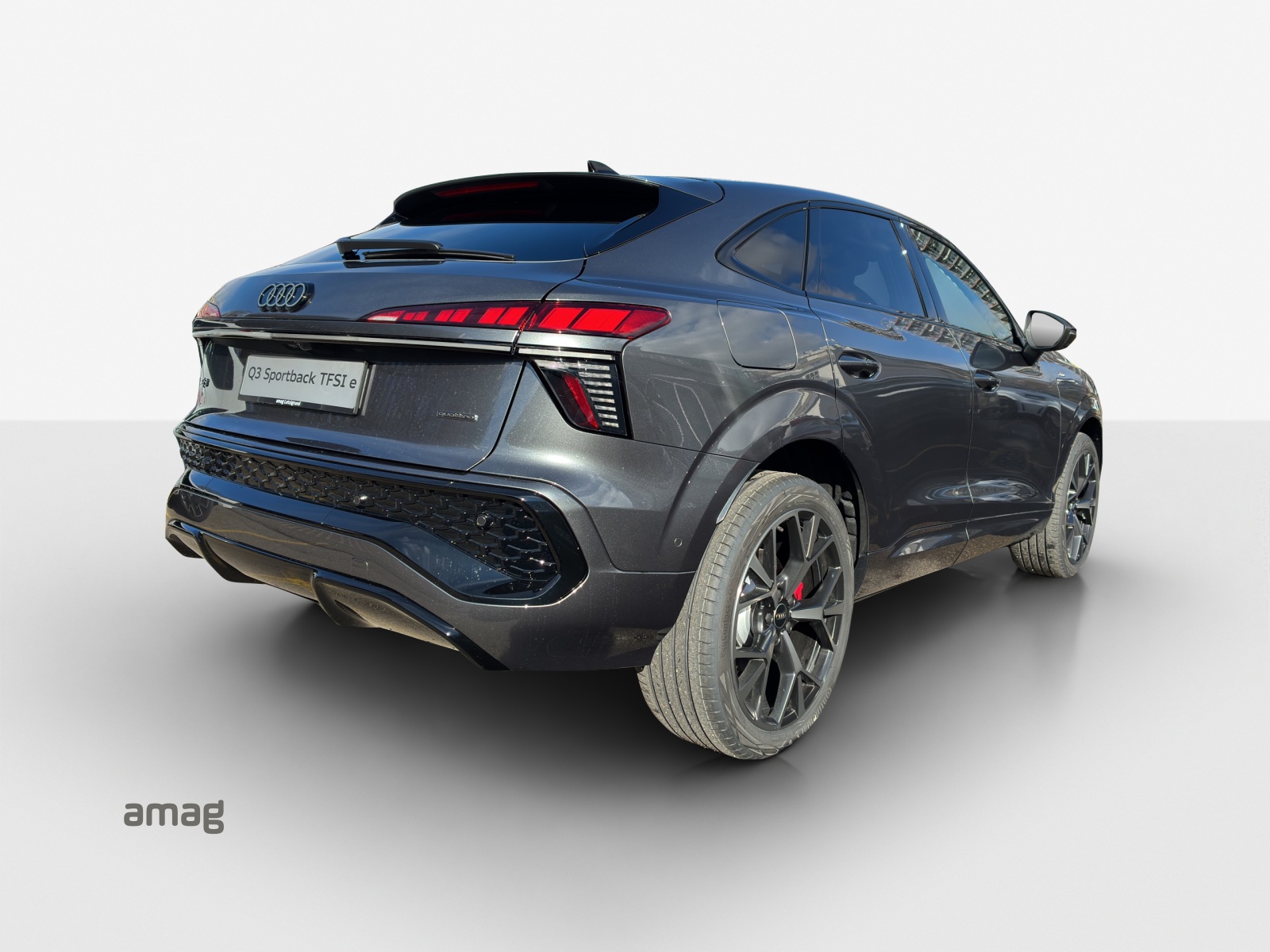 AUDI Q3 Sportback TFSI quattro 195 kW S tronic-image-4