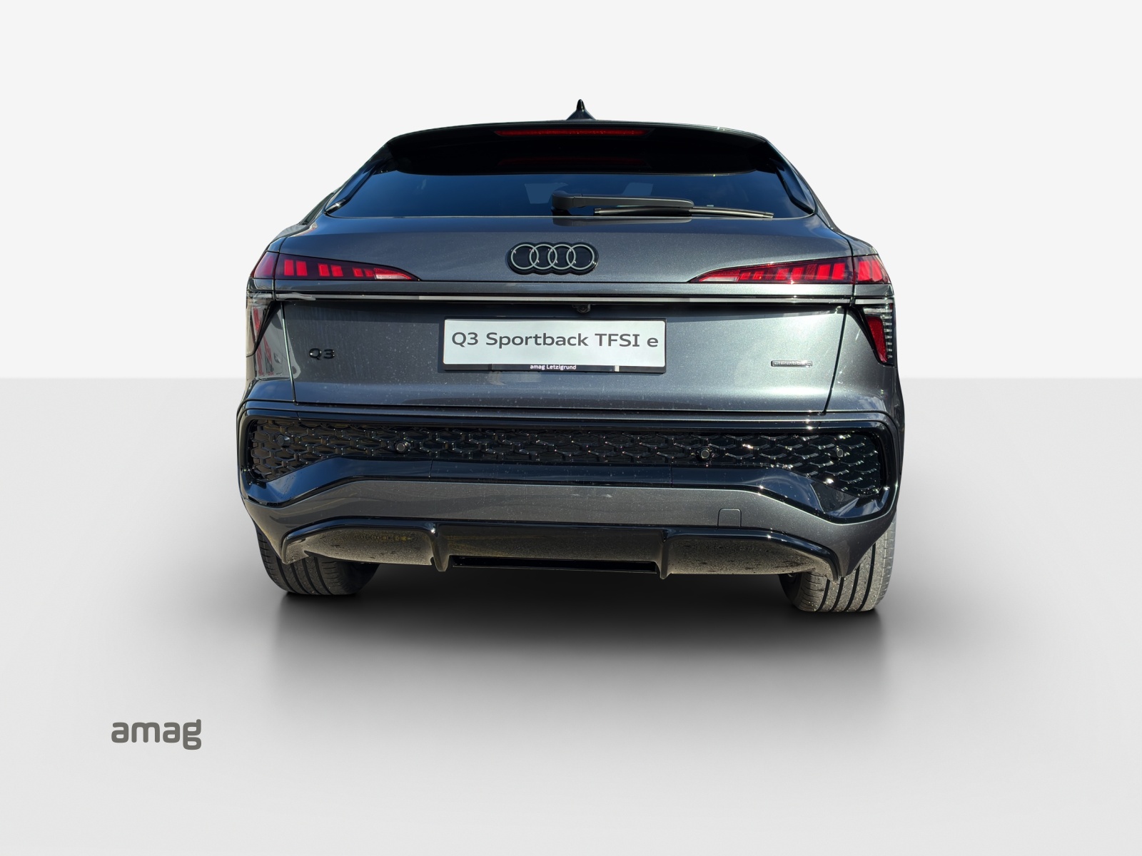 AUDI Q3 Sportback TFSI quattro 195 kW S tronic-image-3