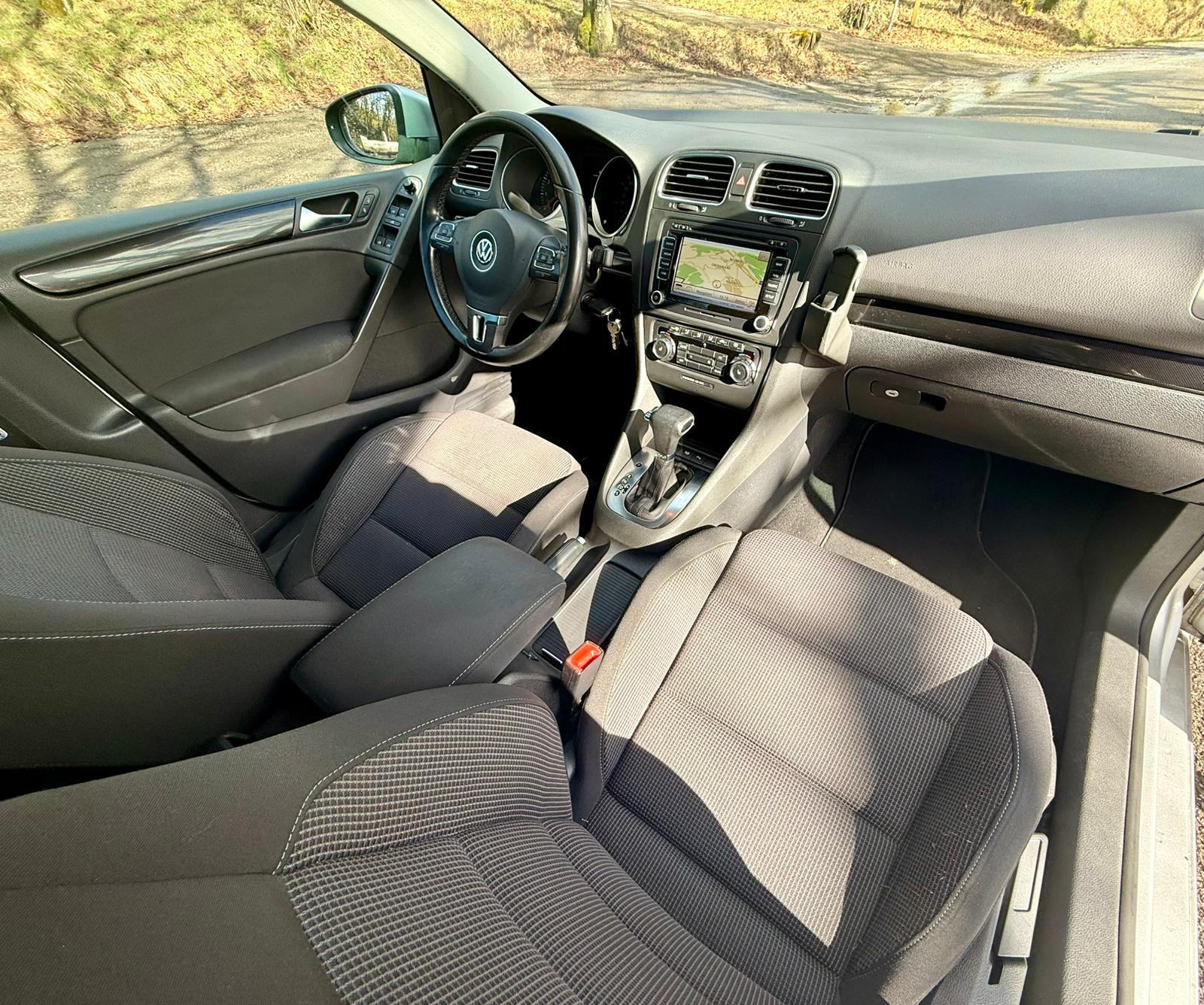 VW Golf 1.4 TSI Team DSG Sportpaket-image-24