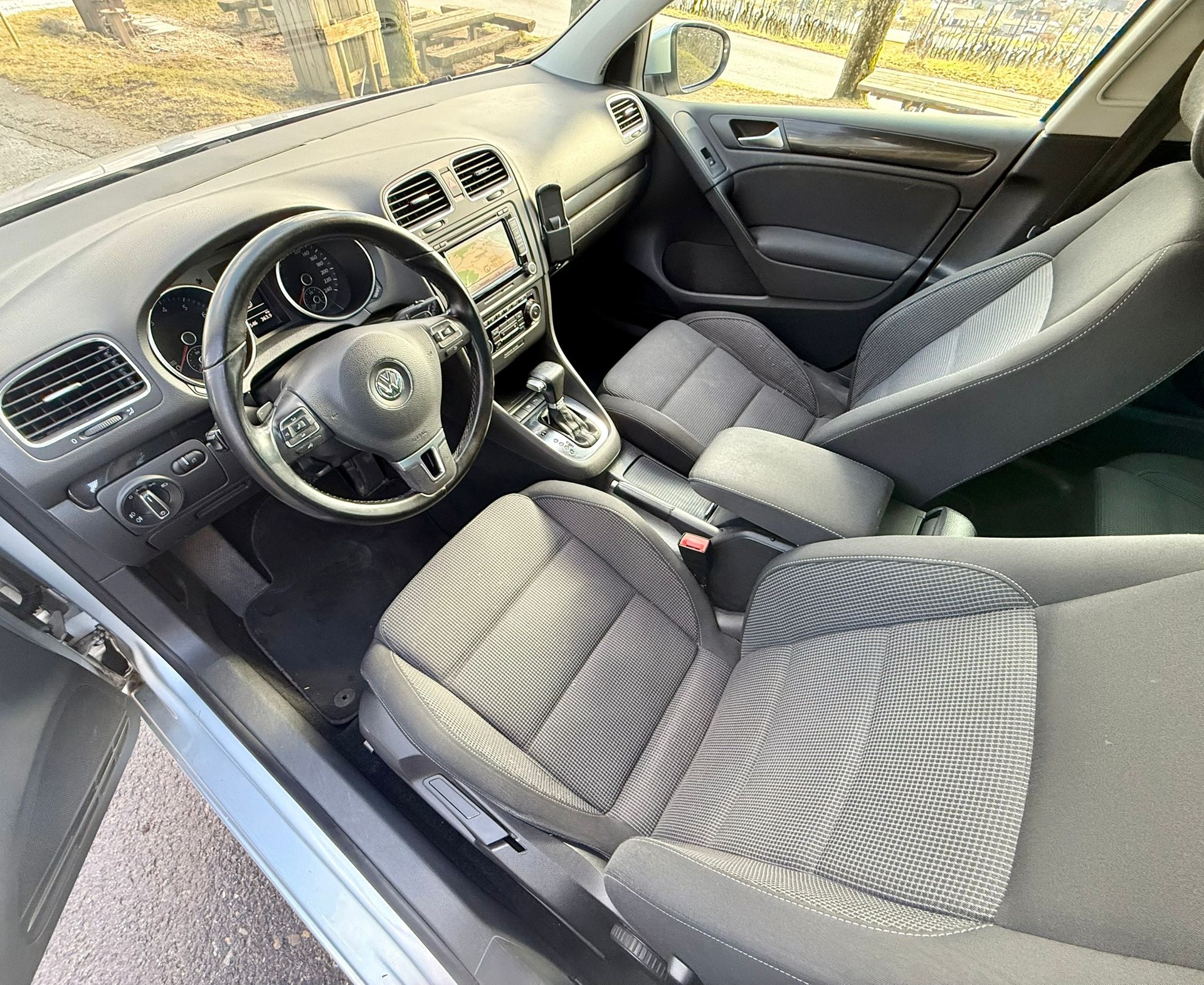 VW Golf 1.4 TSI Team DSG Sportpaket-image-21