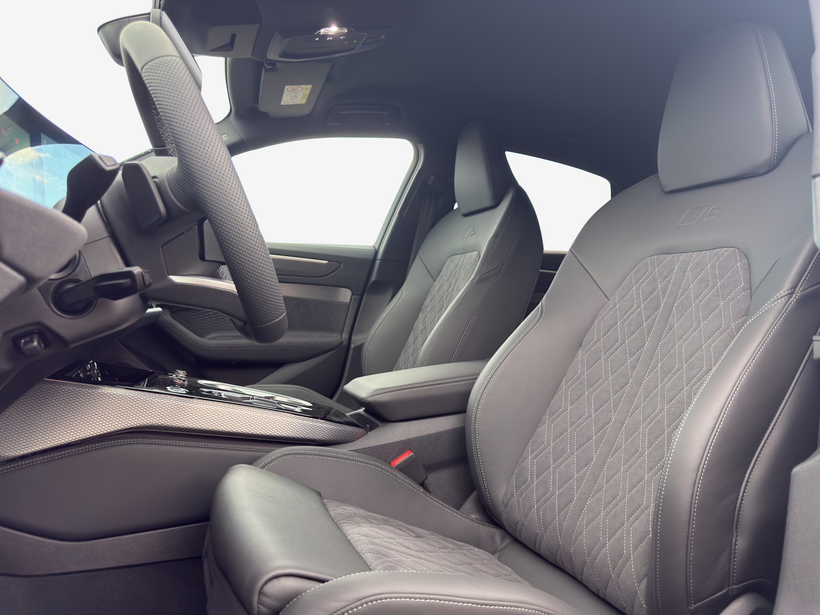 AUDI A6 Limousine e-hybrid quattro 220 kW S tronic-image-14