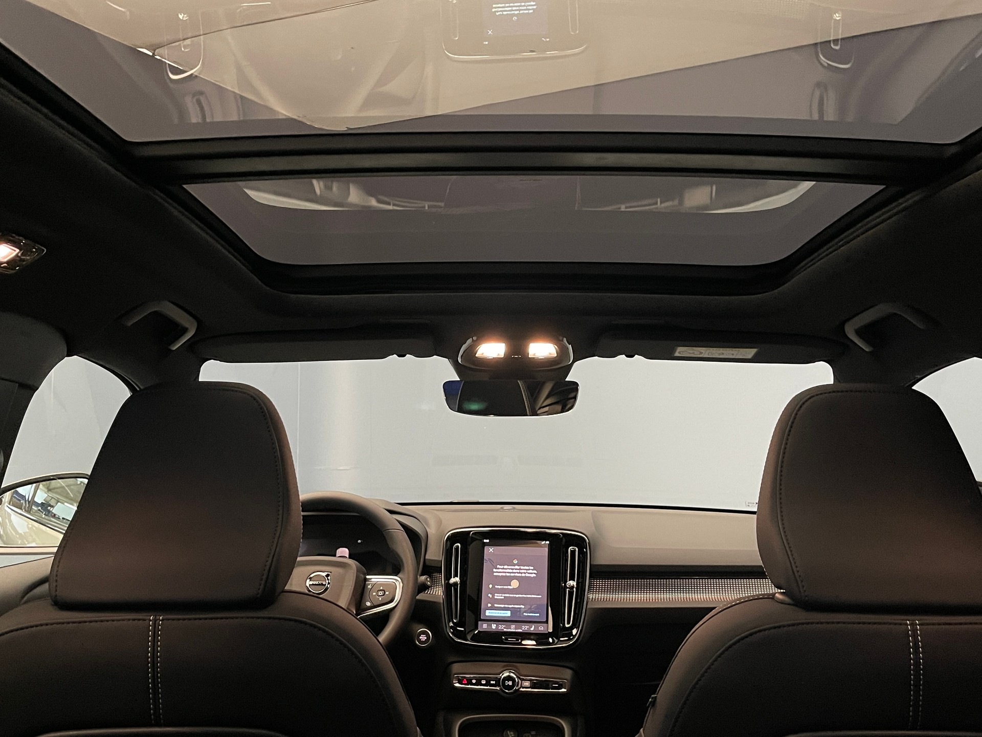 VOLVO XC40 2.0 B4 MH Black Edition-image-8