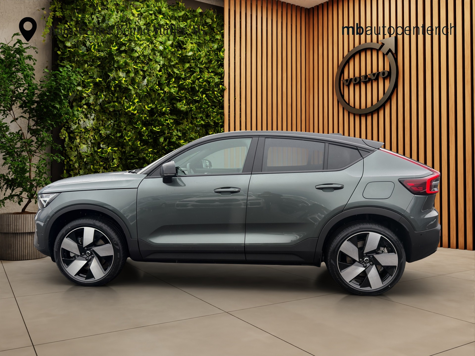 VOLVO EC40 Twin Performance Ultra AWD-image-1