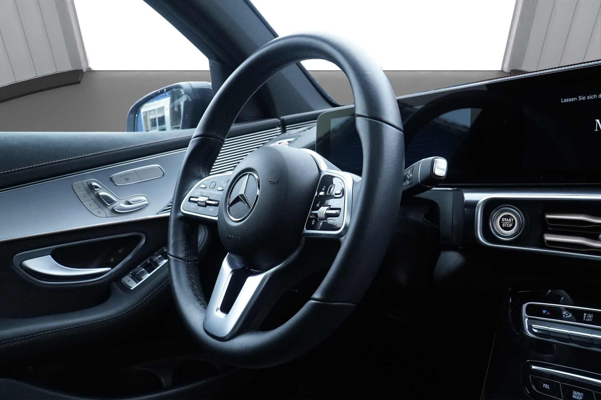 MERCEDES-BENZ EQC 400 4Matic EQ Star *CH Fahrzeug*-image-13