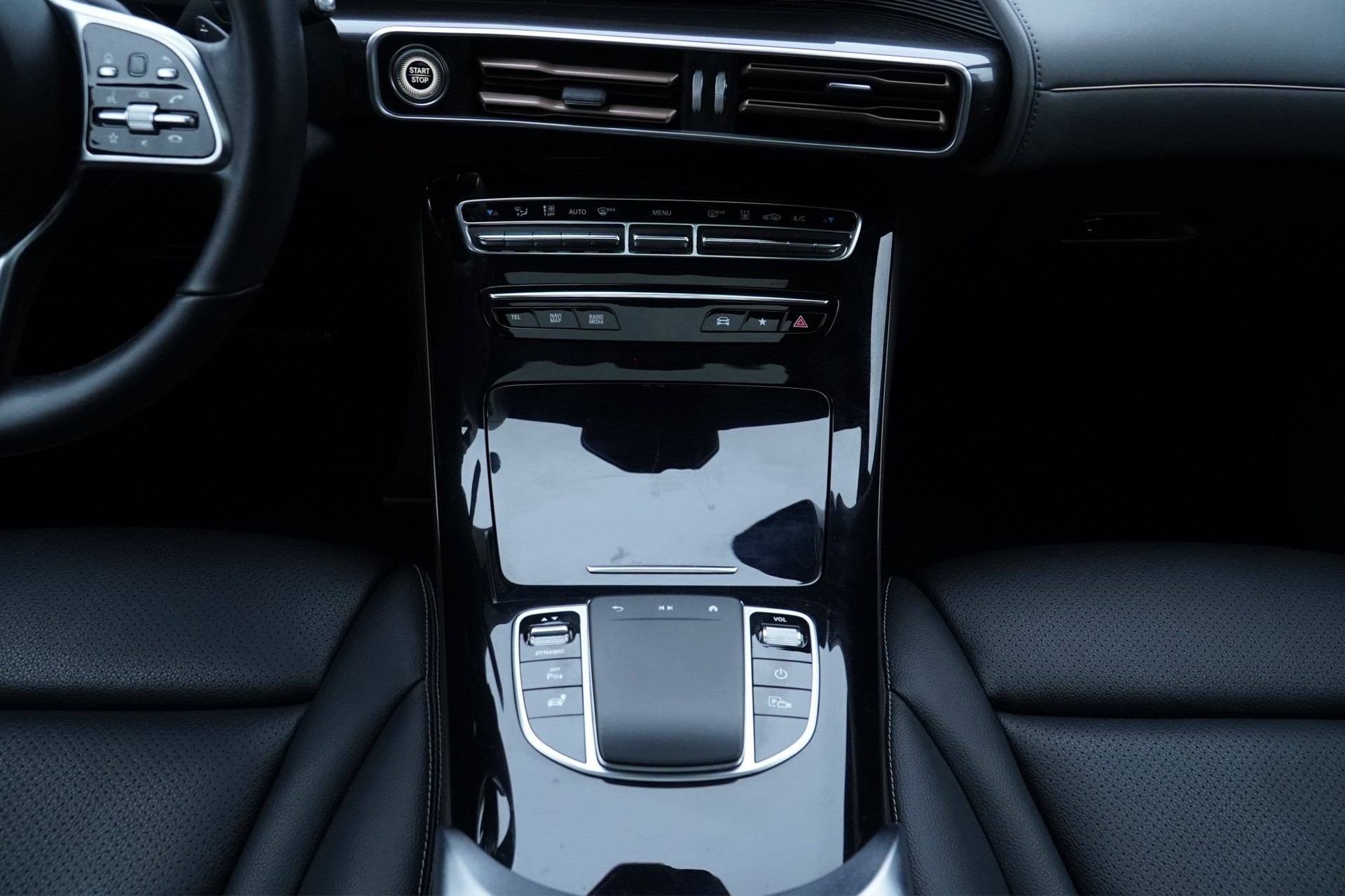 MERCEDES-BENZ EQC 400 4Matic EQ Star *CH Fahrzeug*-image-9