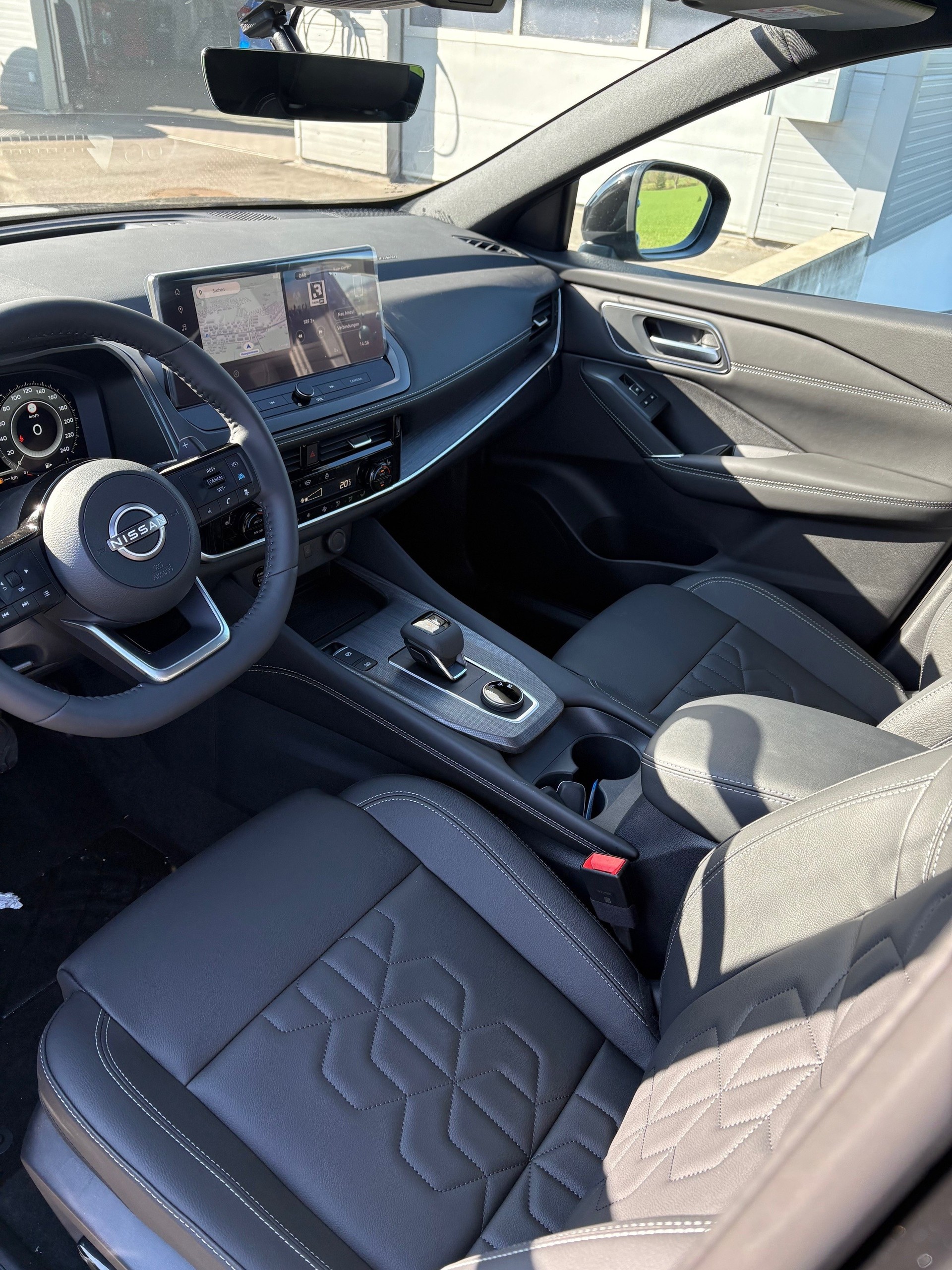 NISSAN Qashqai 1.3 DIG-T MHEV Tekna Xtronic 4x4-image-4