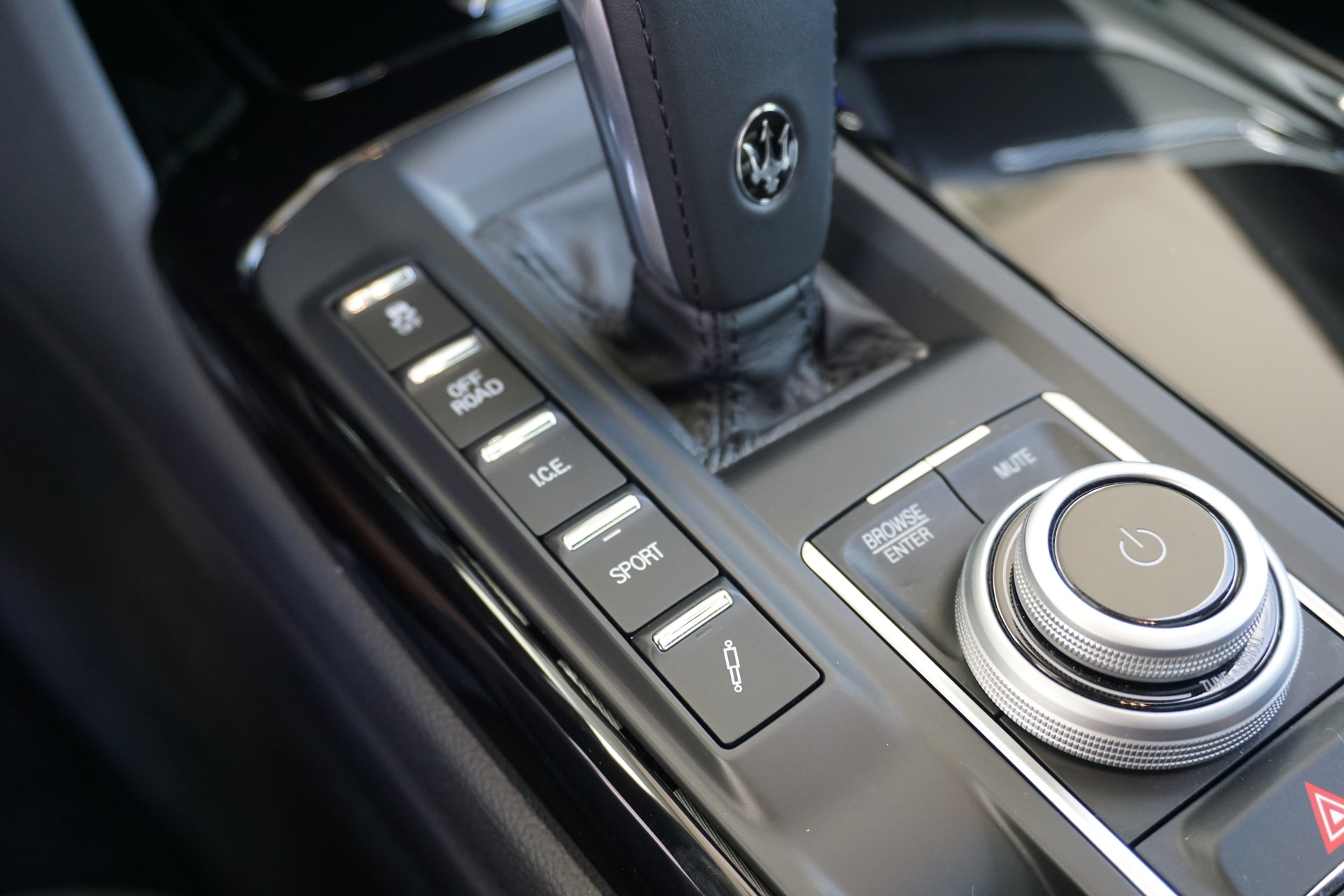 MASERATI Levante 2.0 MHEV GT Hybrid Automatica-image-7