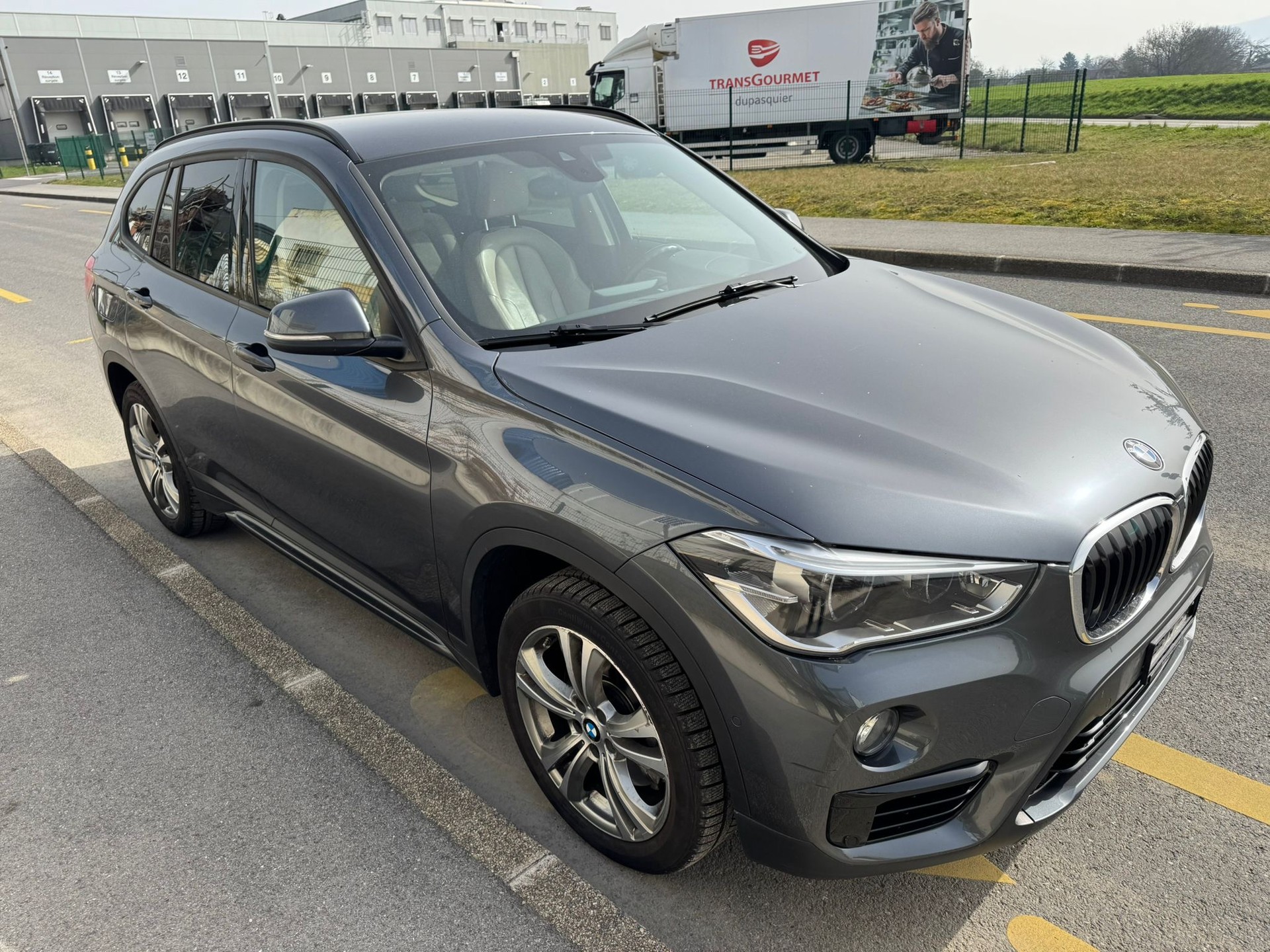 BMW X1 xDrive 20i Steptronic-image-2