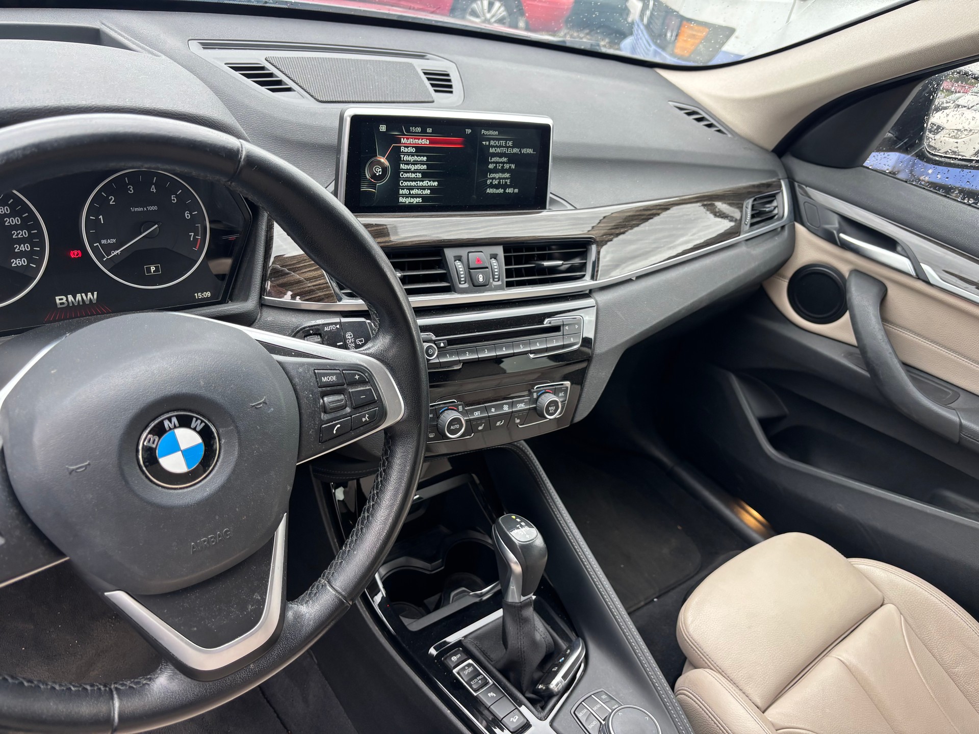 BMW X1 xDrive 20i Steptronic-image-7