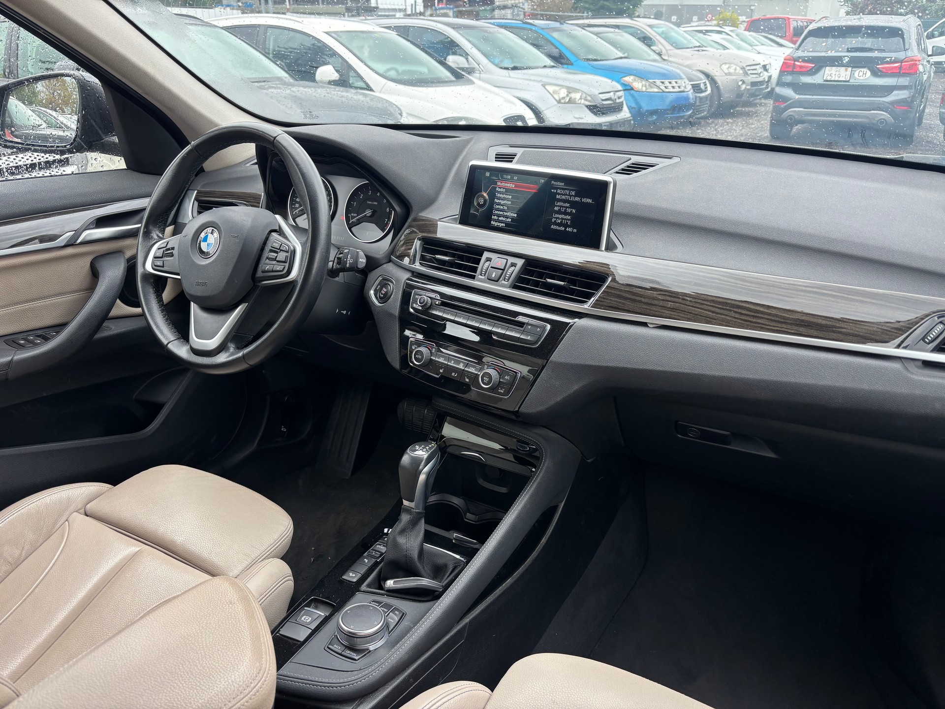 BMW X1 xDrive 20i Steptronic-image-9