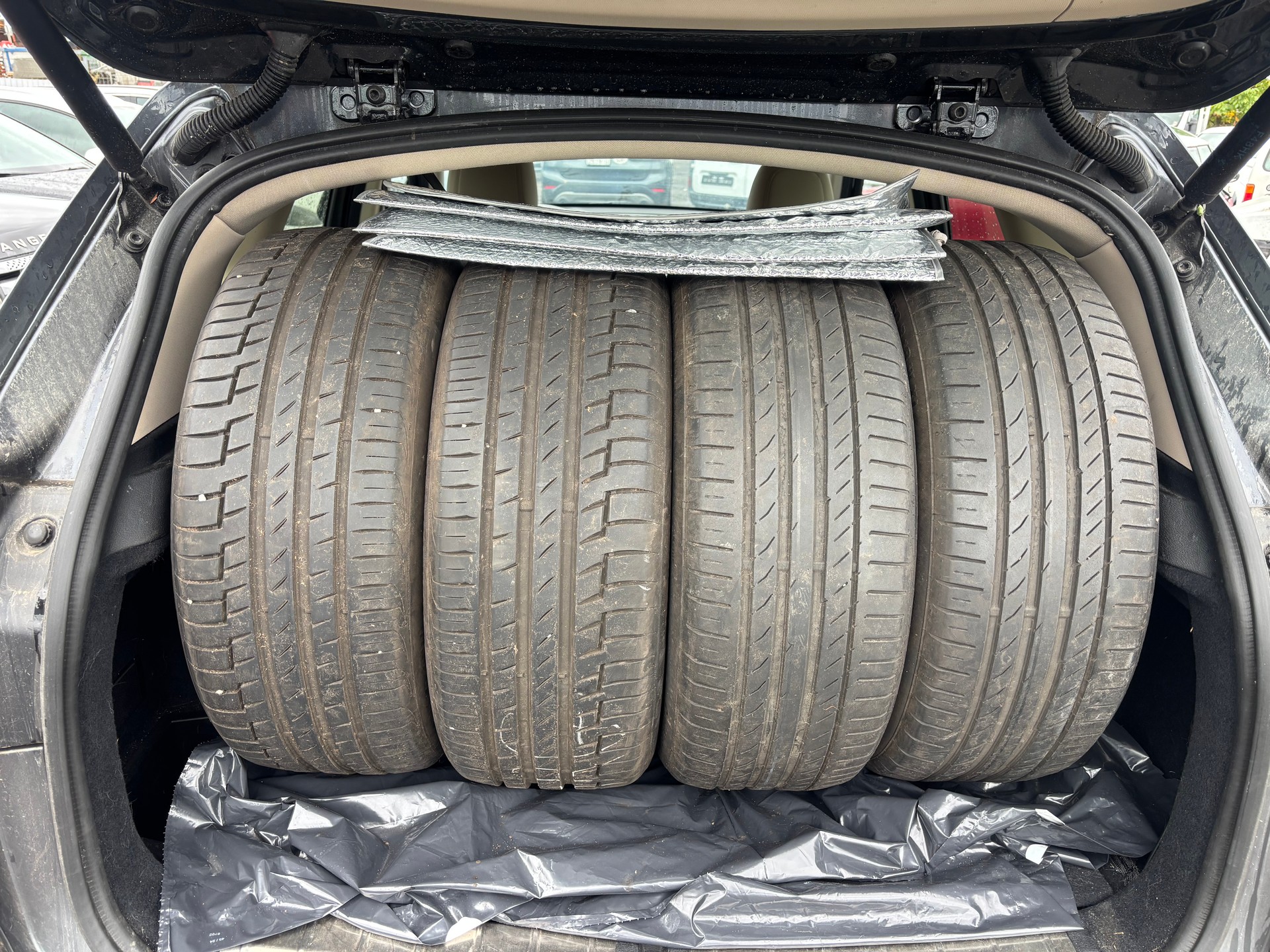 BMW X1 xDrive 20i Steptronic-image-11
