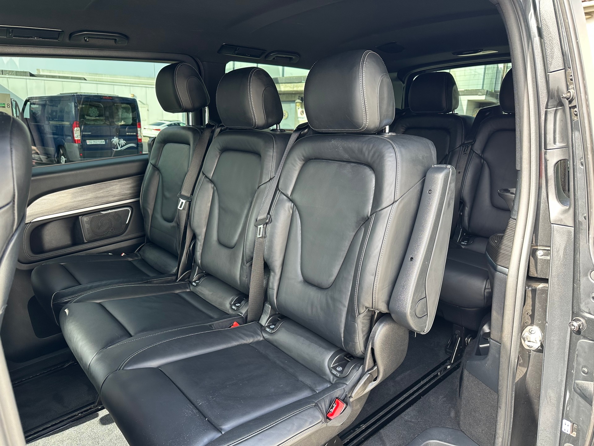 MERCEDES-BENZ V 300 d lang Avantgarde 4Matic 9G-Tronic-image-8