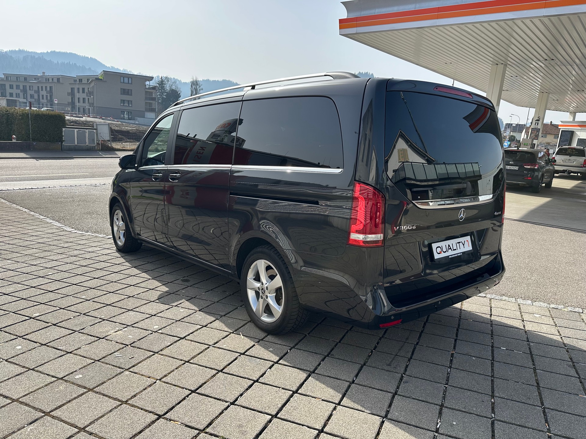 MERCEDES-BENZ V 300 d lang Avantgarde 4Matic 9G-Tronic-image-3