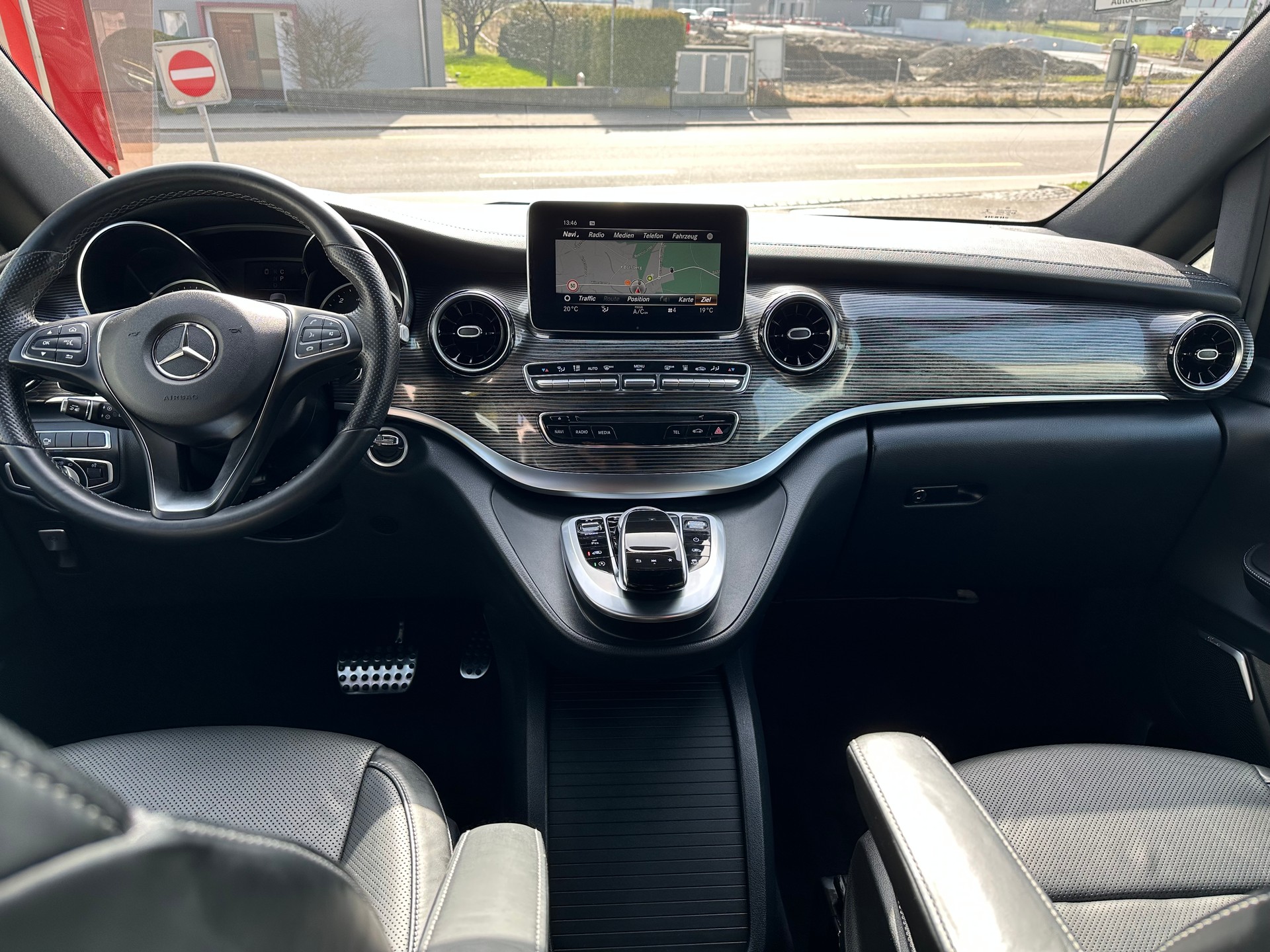 MERCEDES-BENZ V 300 d lang Avantgarde 4Matic 9G-Tronic-image-4
