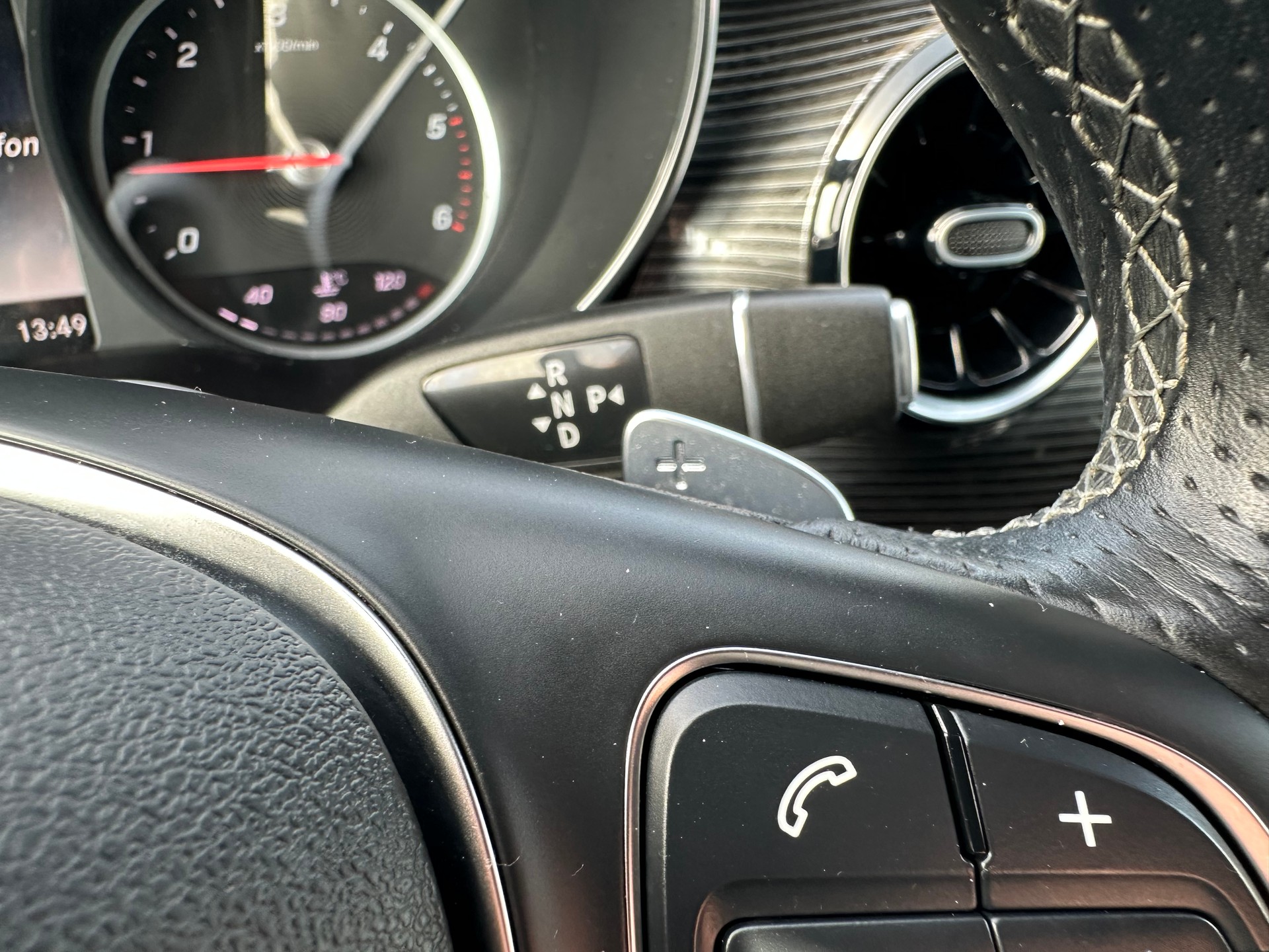 MERCEDES-BENZ V 300 d lang Avantgarde 4Matic 9G-Tronic-image-14