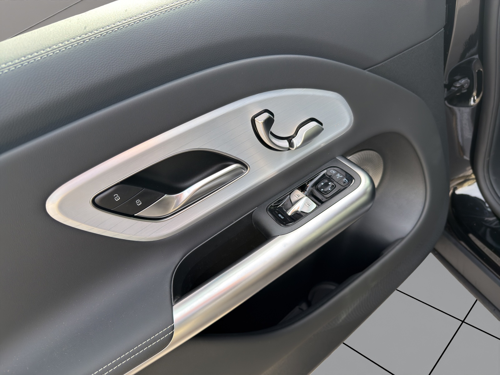 Image MERCEDES-BENZ  GLB 350 4MATIC EQ