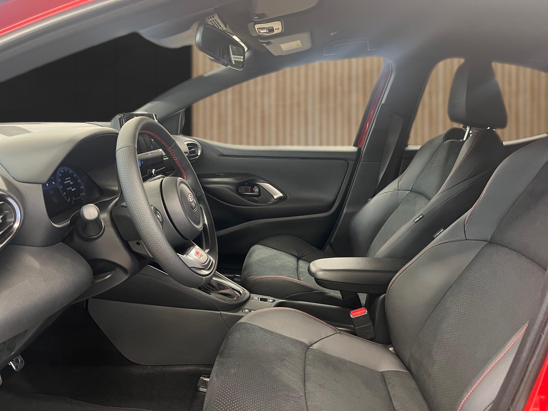 TOYOTA Yaris 1.5 GR Sport e-CVT-image-10