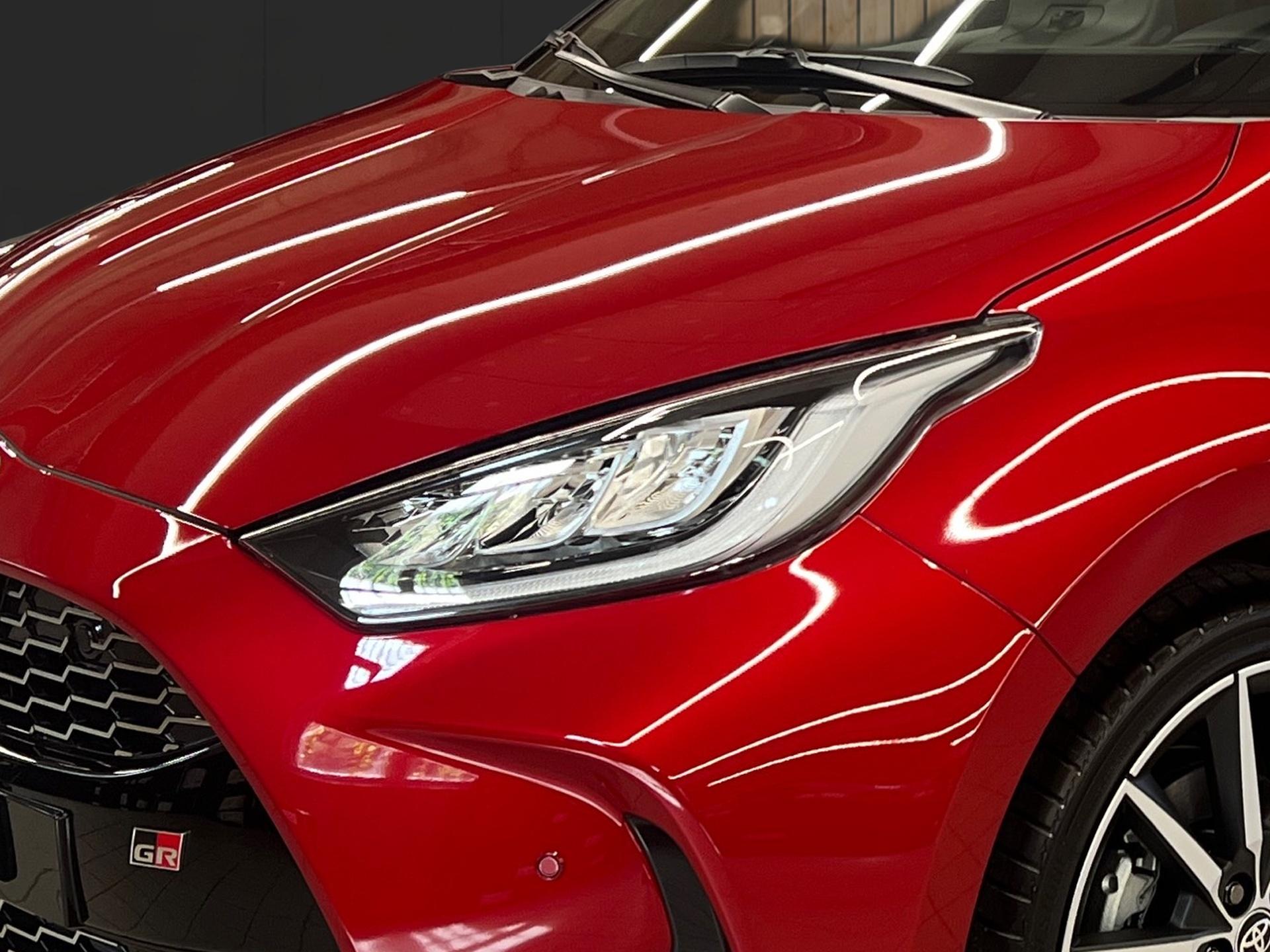 TOYOTA Yaris 1.5 GR Sport e-CVT-image-8