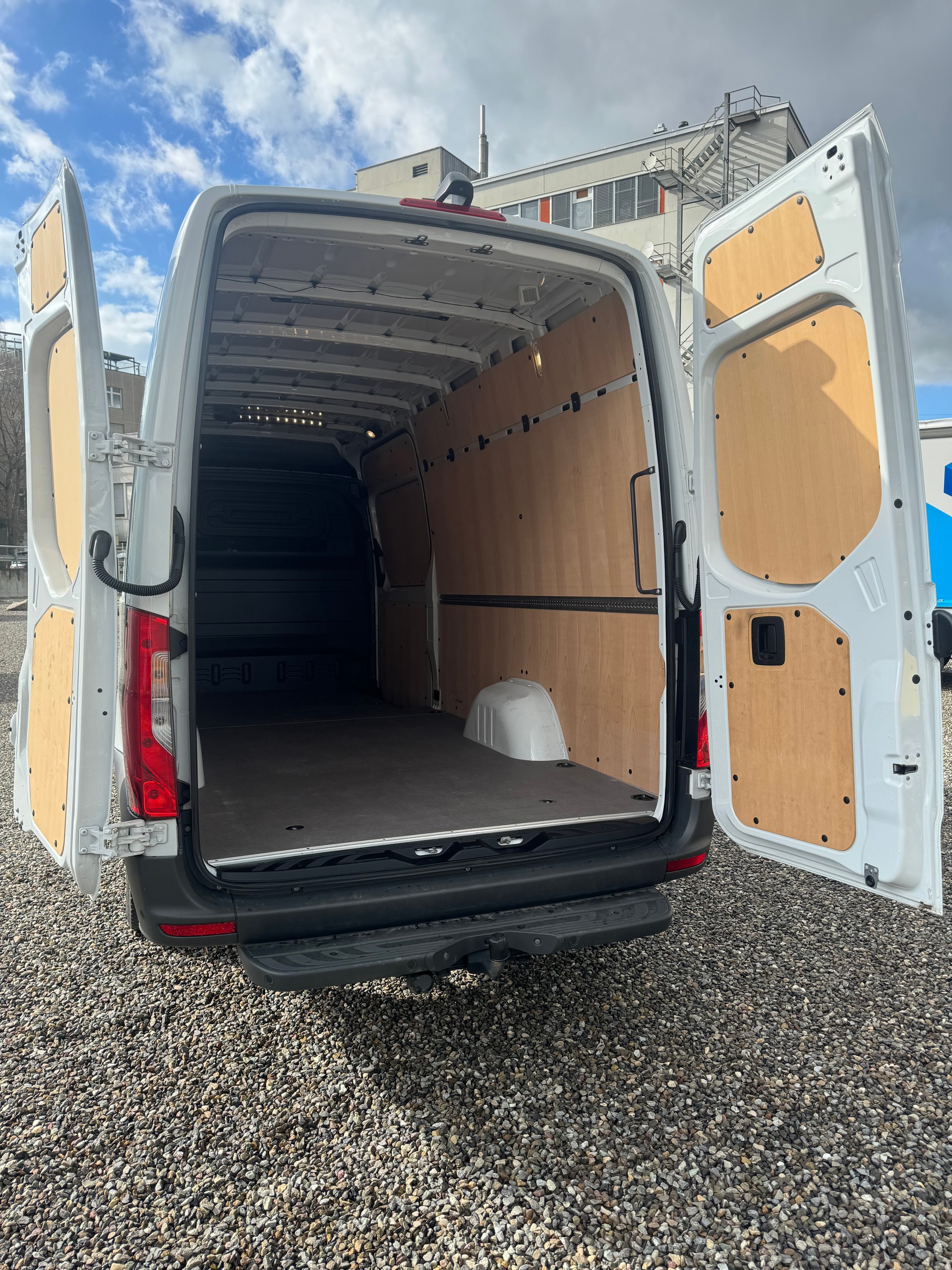 MERCEDES-BENZ Sprinter 317 CDI Lang 9G-TRONIC Facelift Model 2025-image-4