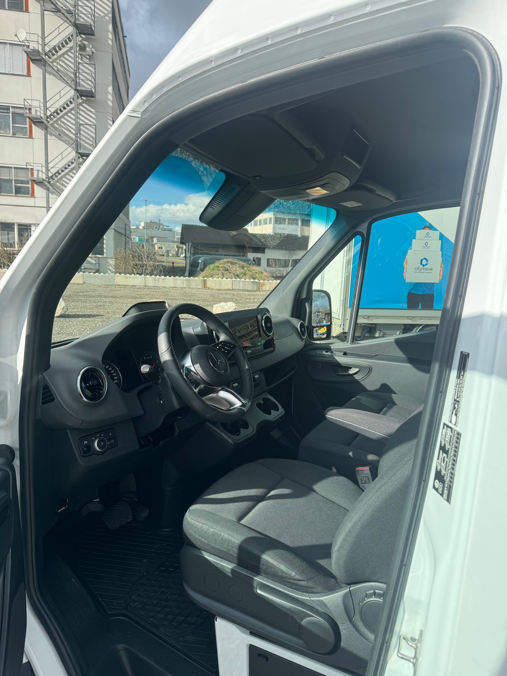 MERCEDES-BENZ Sprinter 317 CDI Lang 9G-TRONIC Facelift Model 2025-image-9